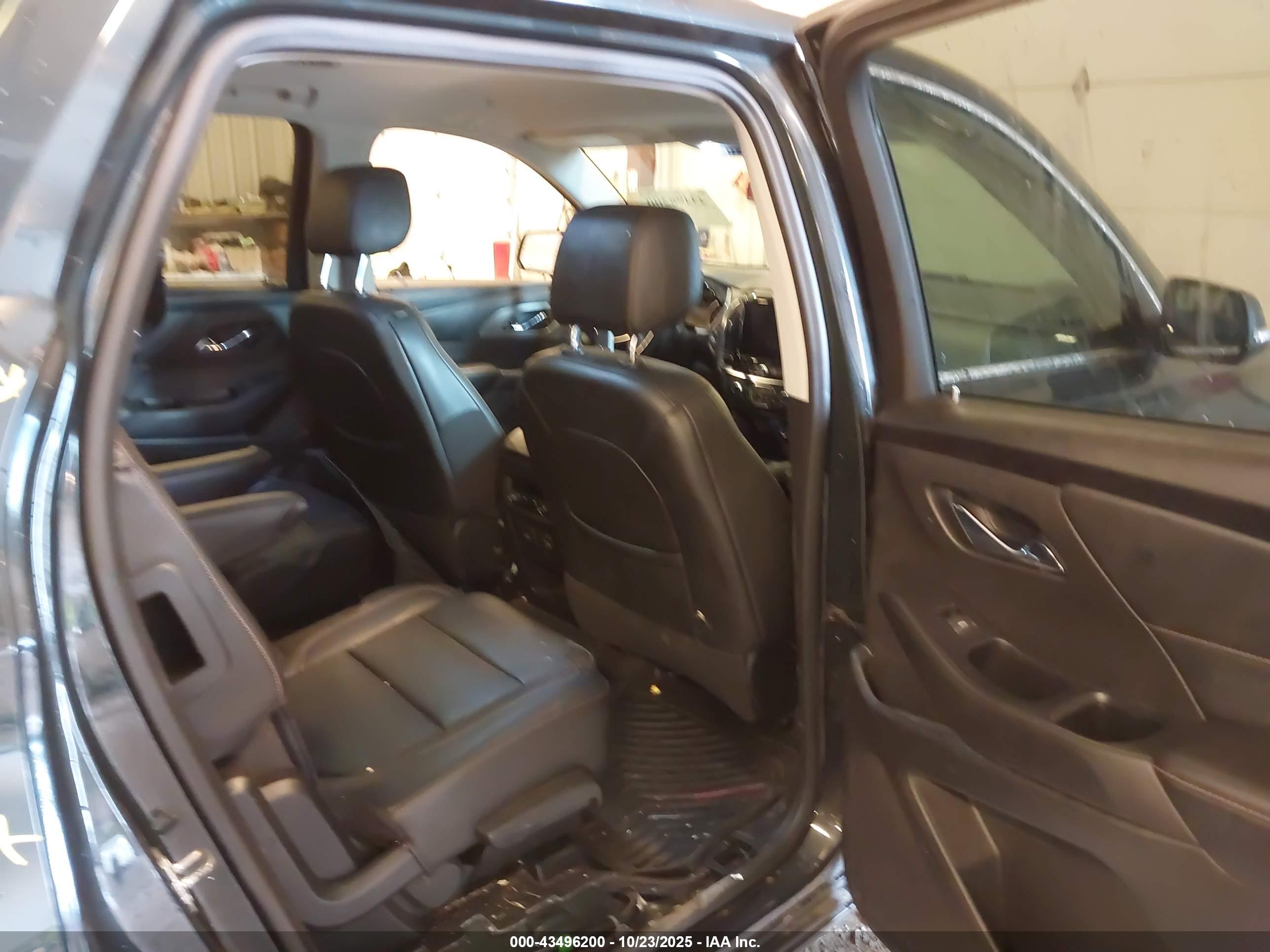 CHEVROLET TRAVERSE image 8