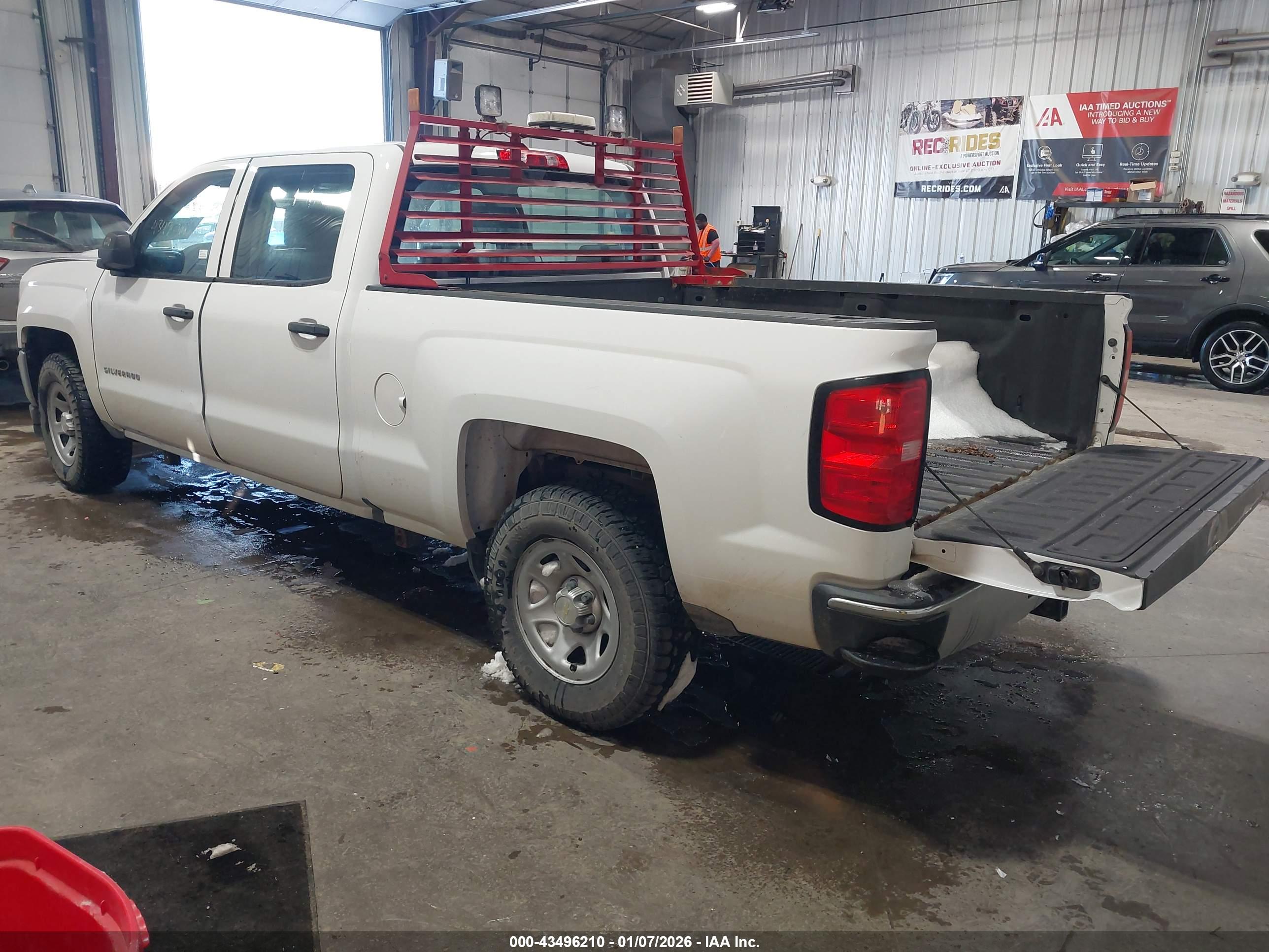 CHEVROLET SILVERADO image 3