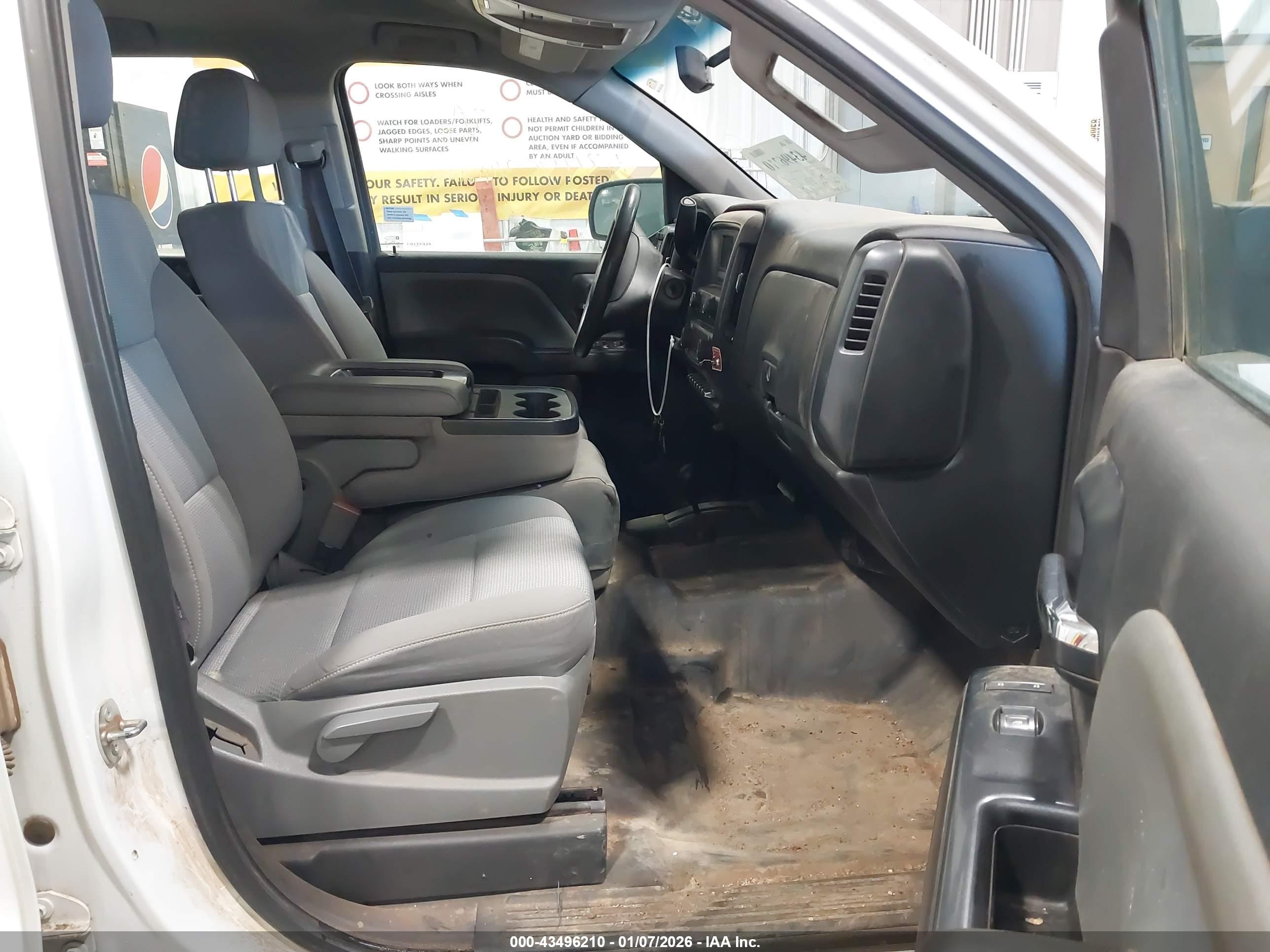 CHEVROLET SILVERADO image 5