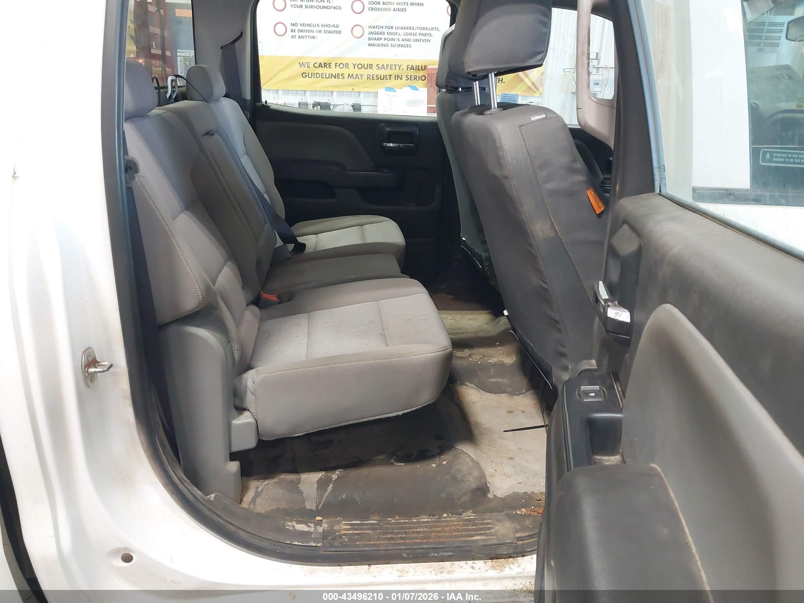 CHEVROLET SILVERADO image 8
