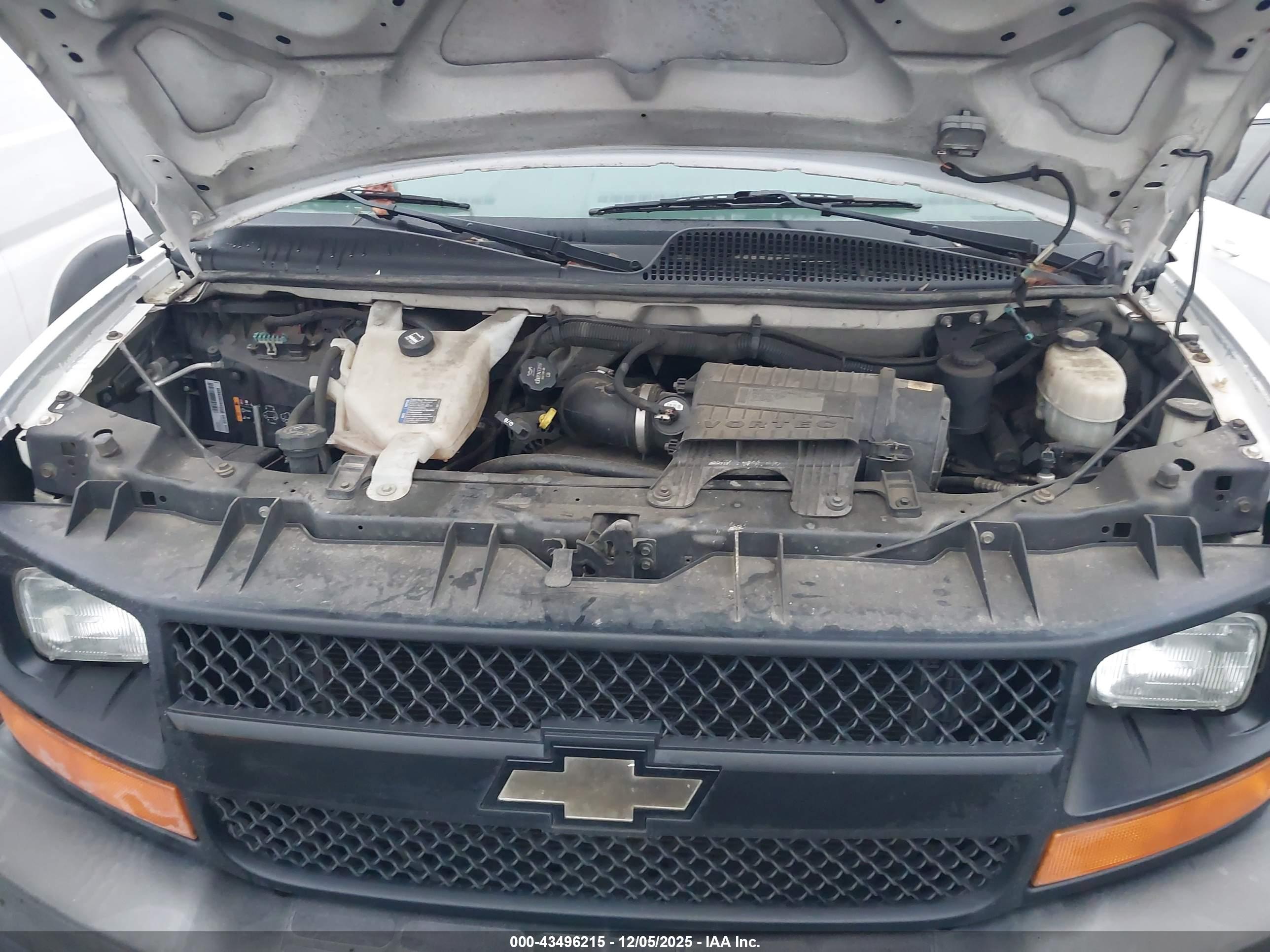 CHEVROLET EXPRESS image 10
