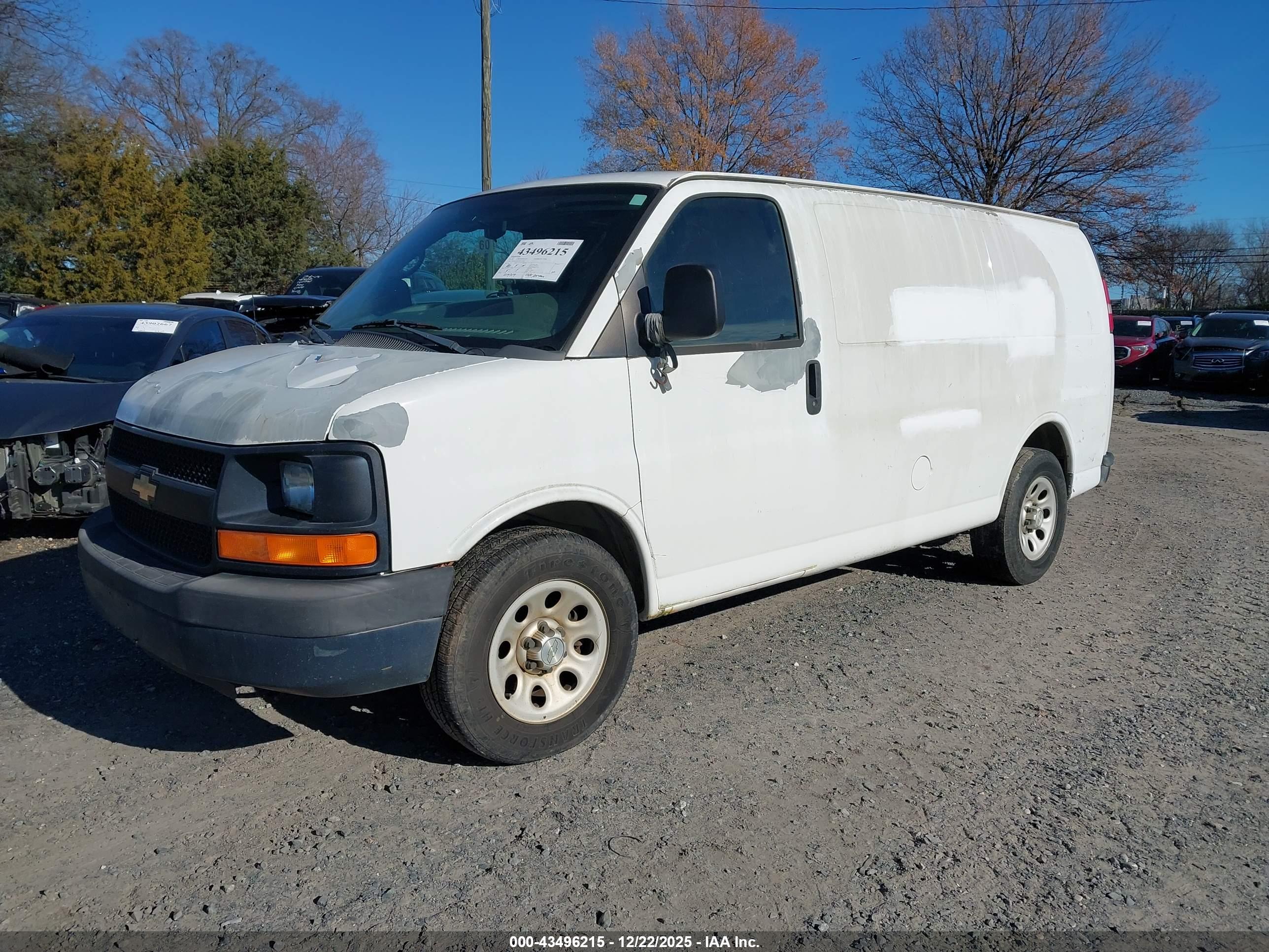 CHEVROLET EXPRESS image 2