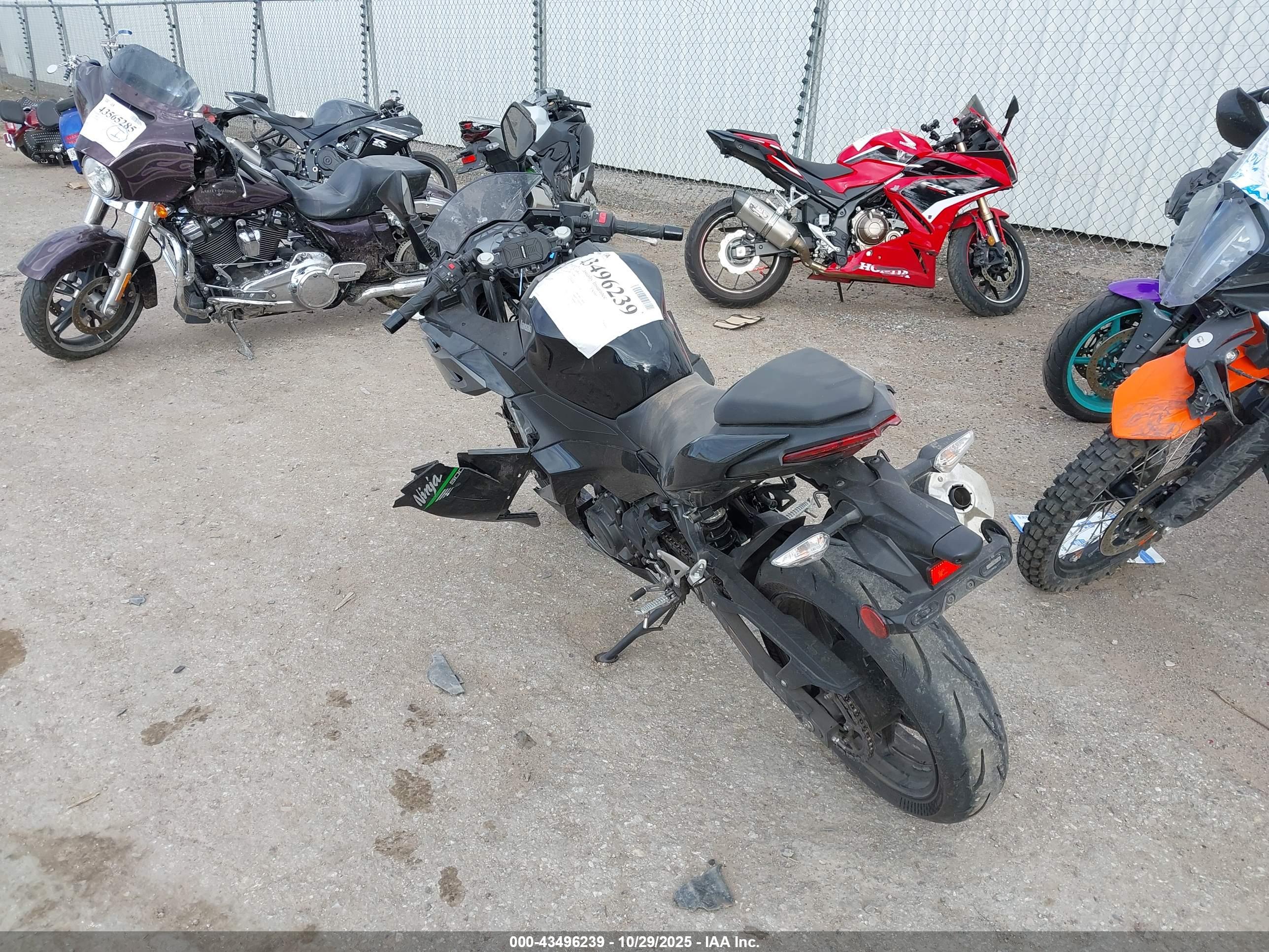 KAWASAKI EX500 image 3