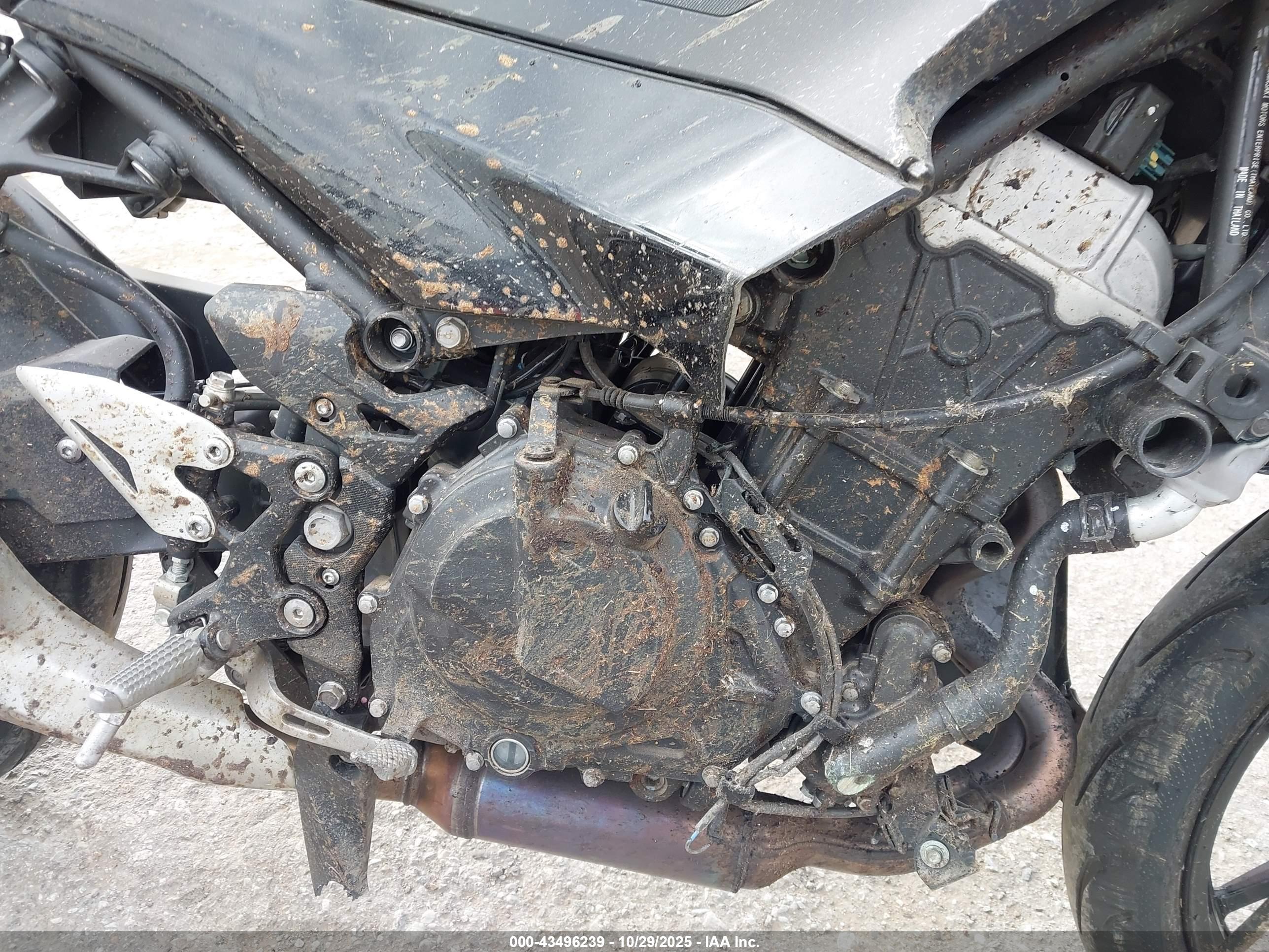 KAWASAKI EX500 image 8