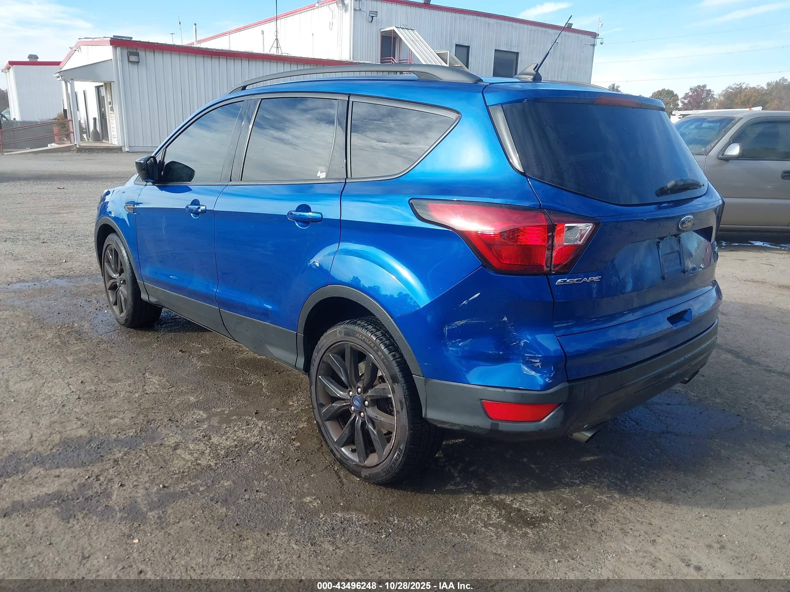 FORD ESCAPE image 3