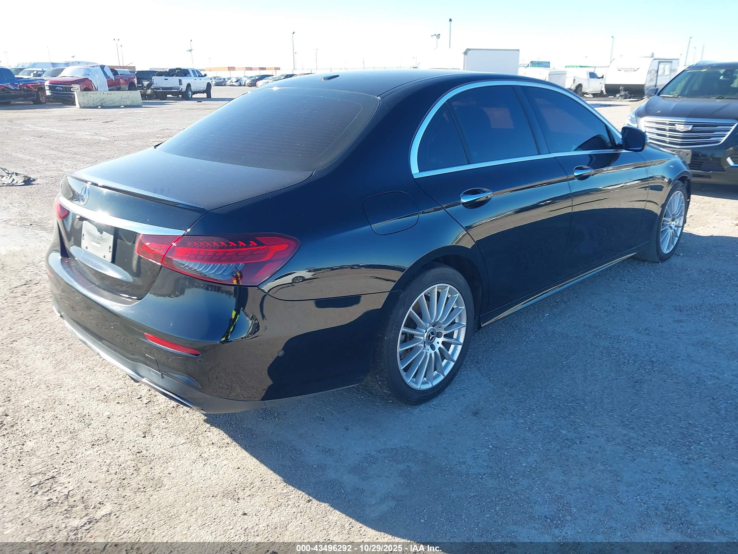 MERCEDES-BENZ E image 4