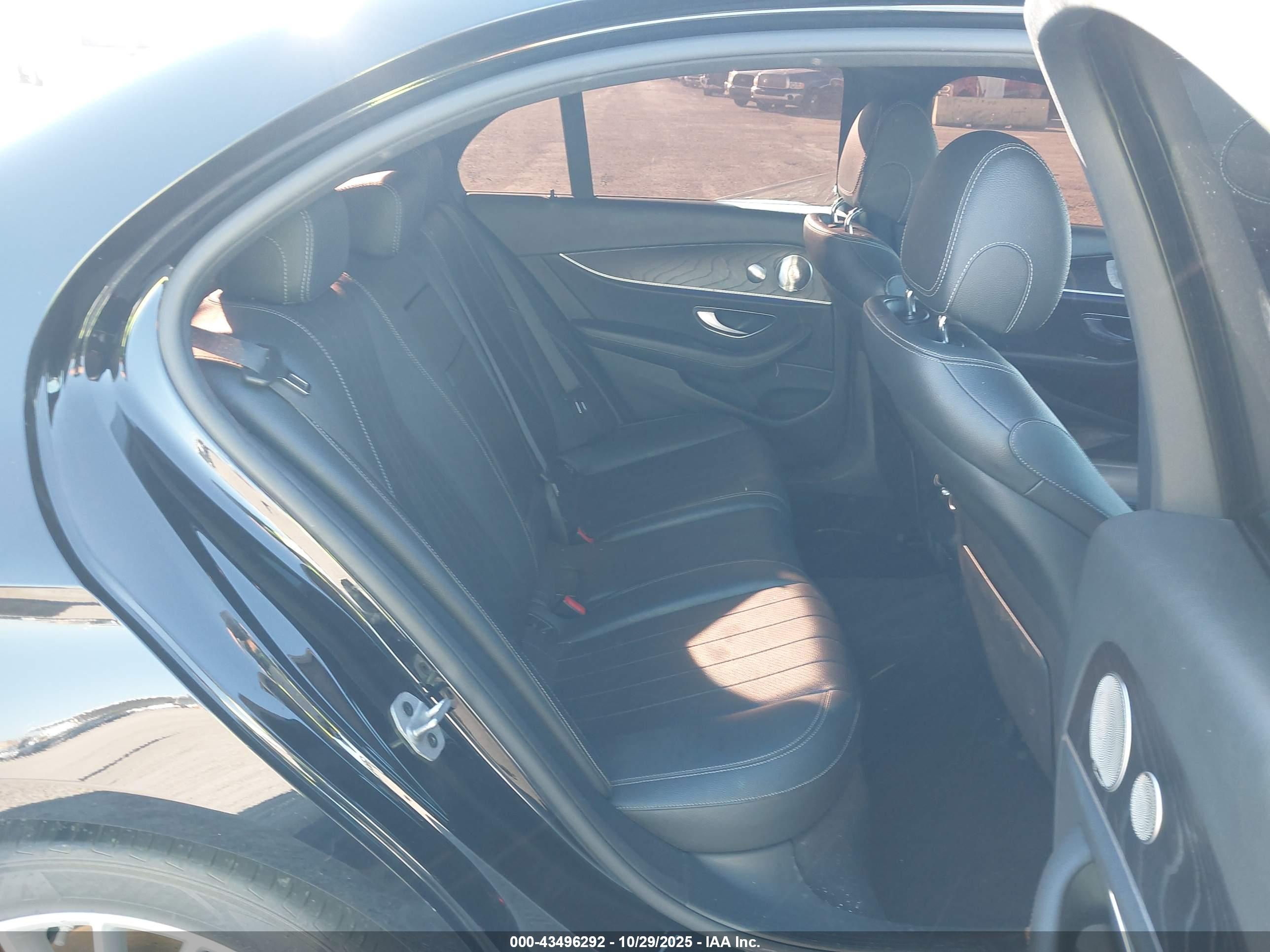 MERCEDES-BENZ E image 8