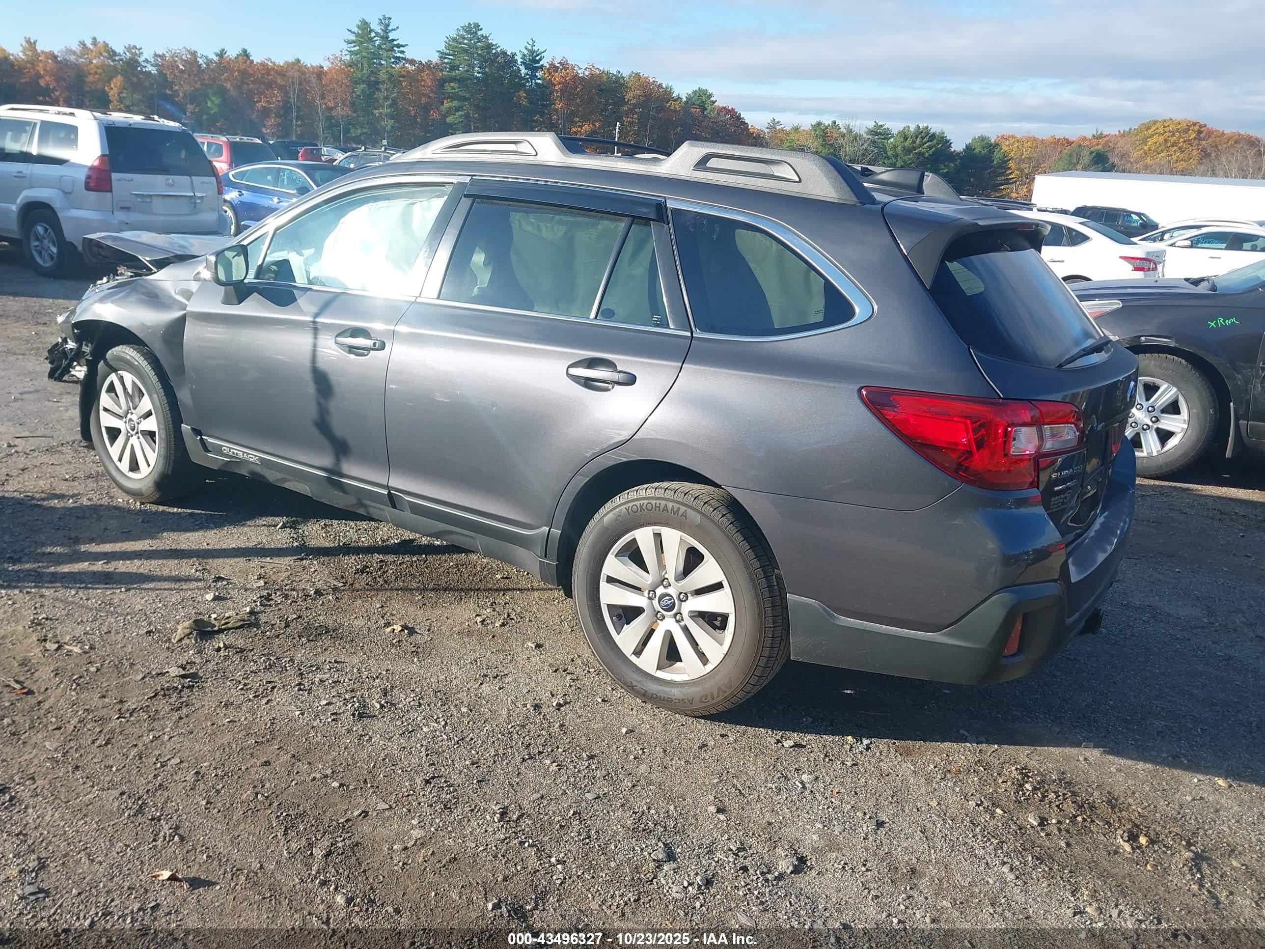 SUBARU OUTBACK image 3