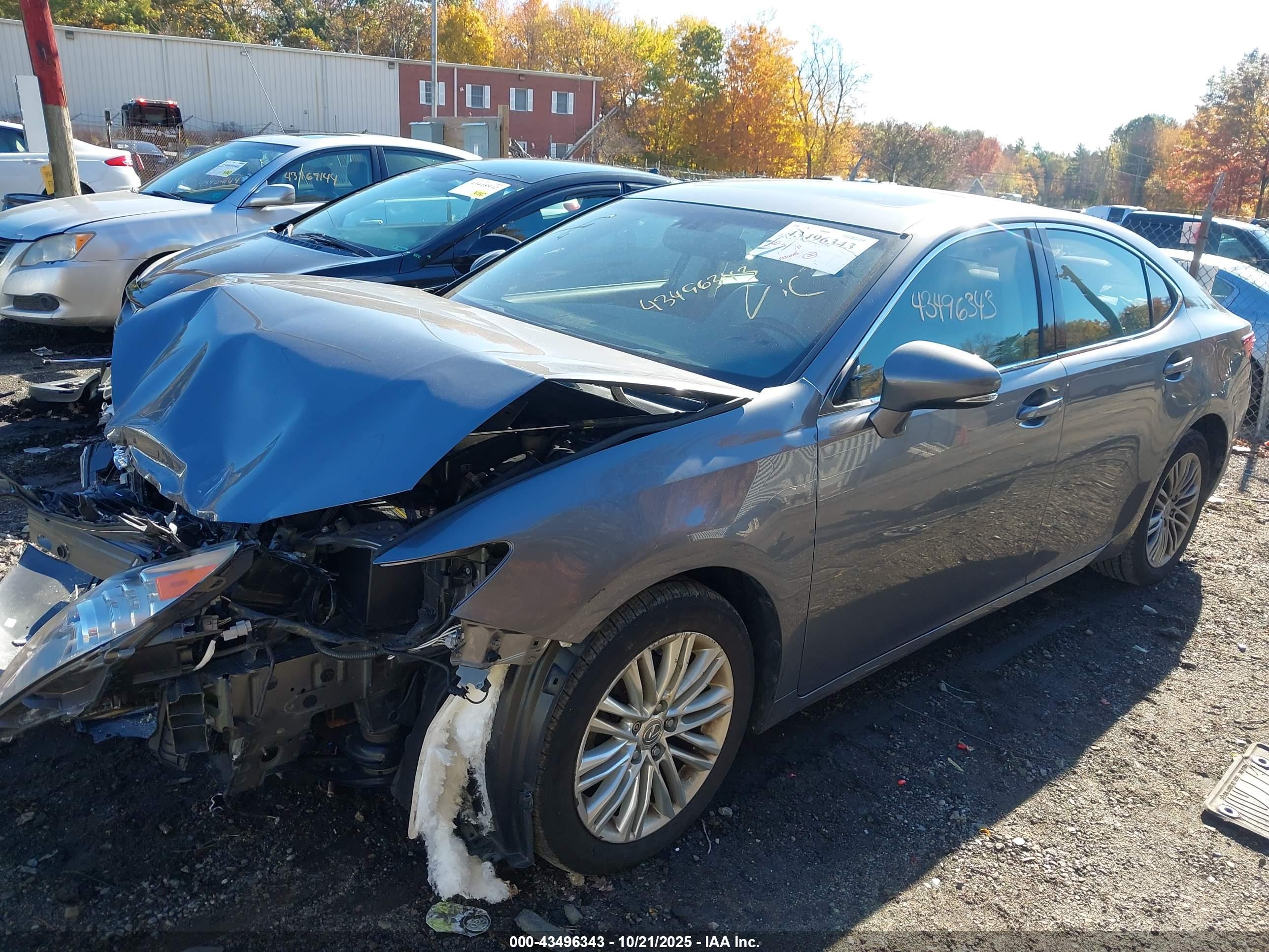 LEXUS ES image 2