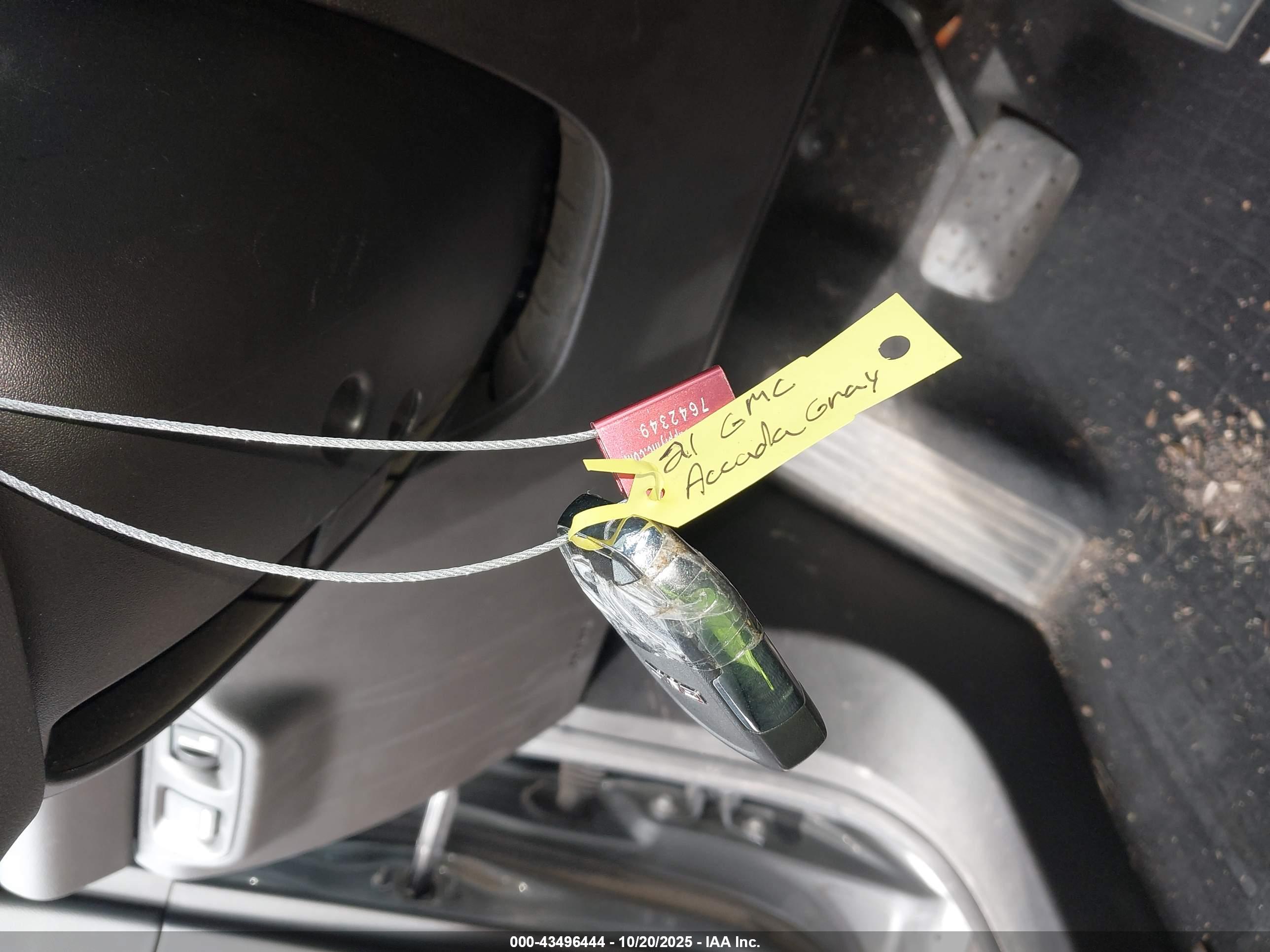 GMC ACADIA image 11