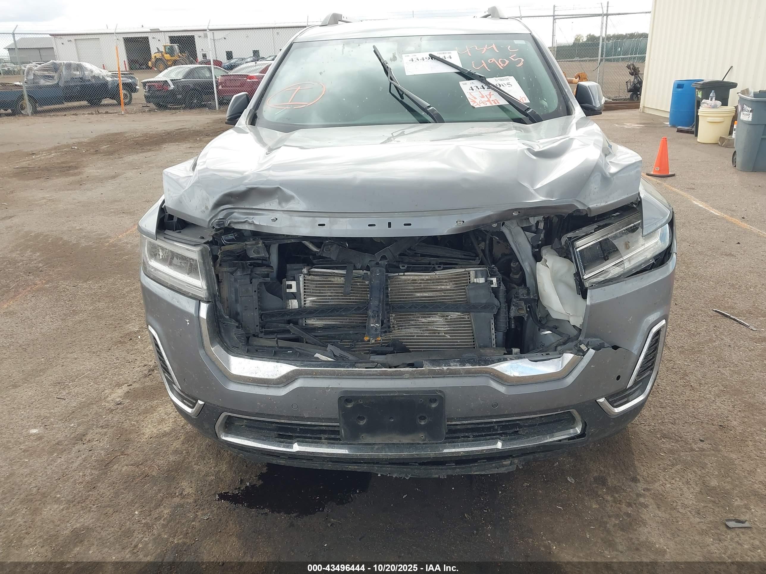 GMC ACADIA image 6