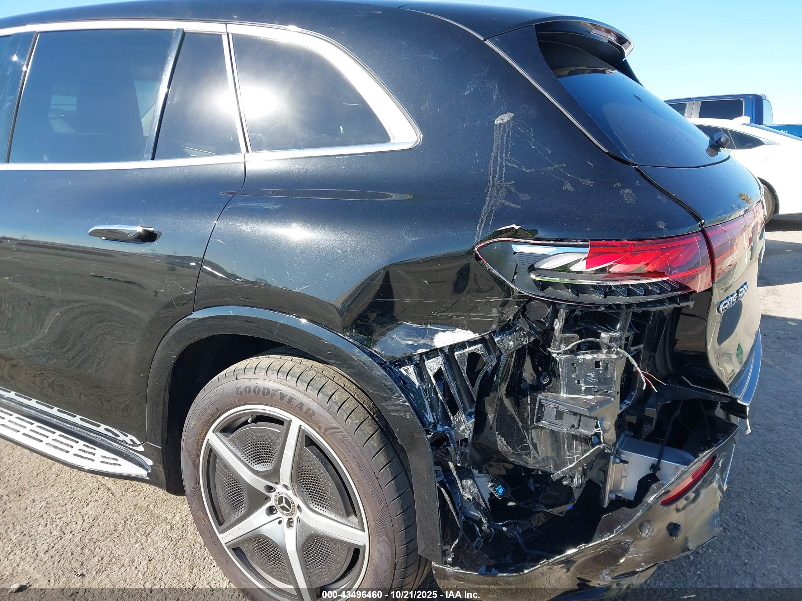 MERCEDES-BENZ EQS image 6
