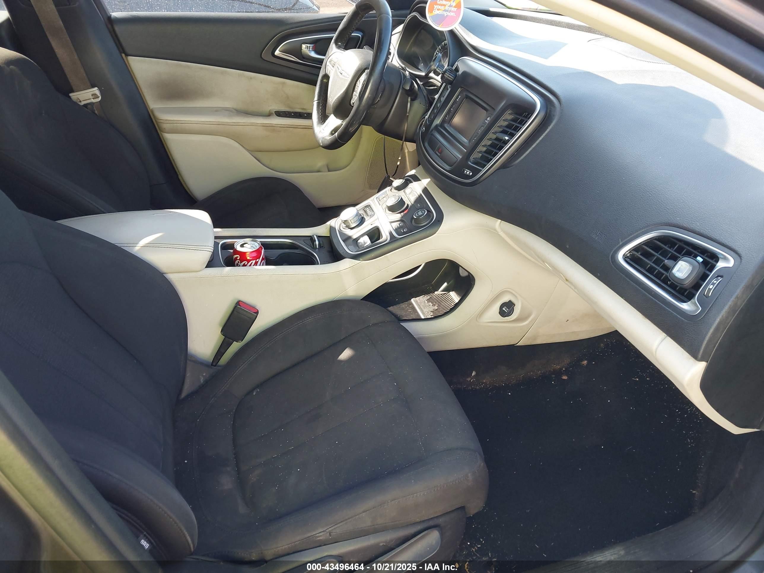 CHRYSLER 200 image 5