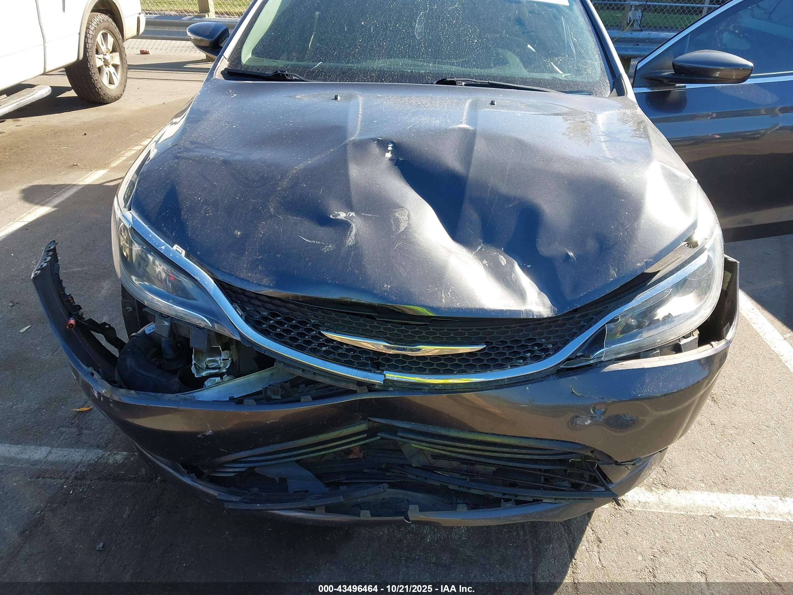 CHRYSLER 200 image 6