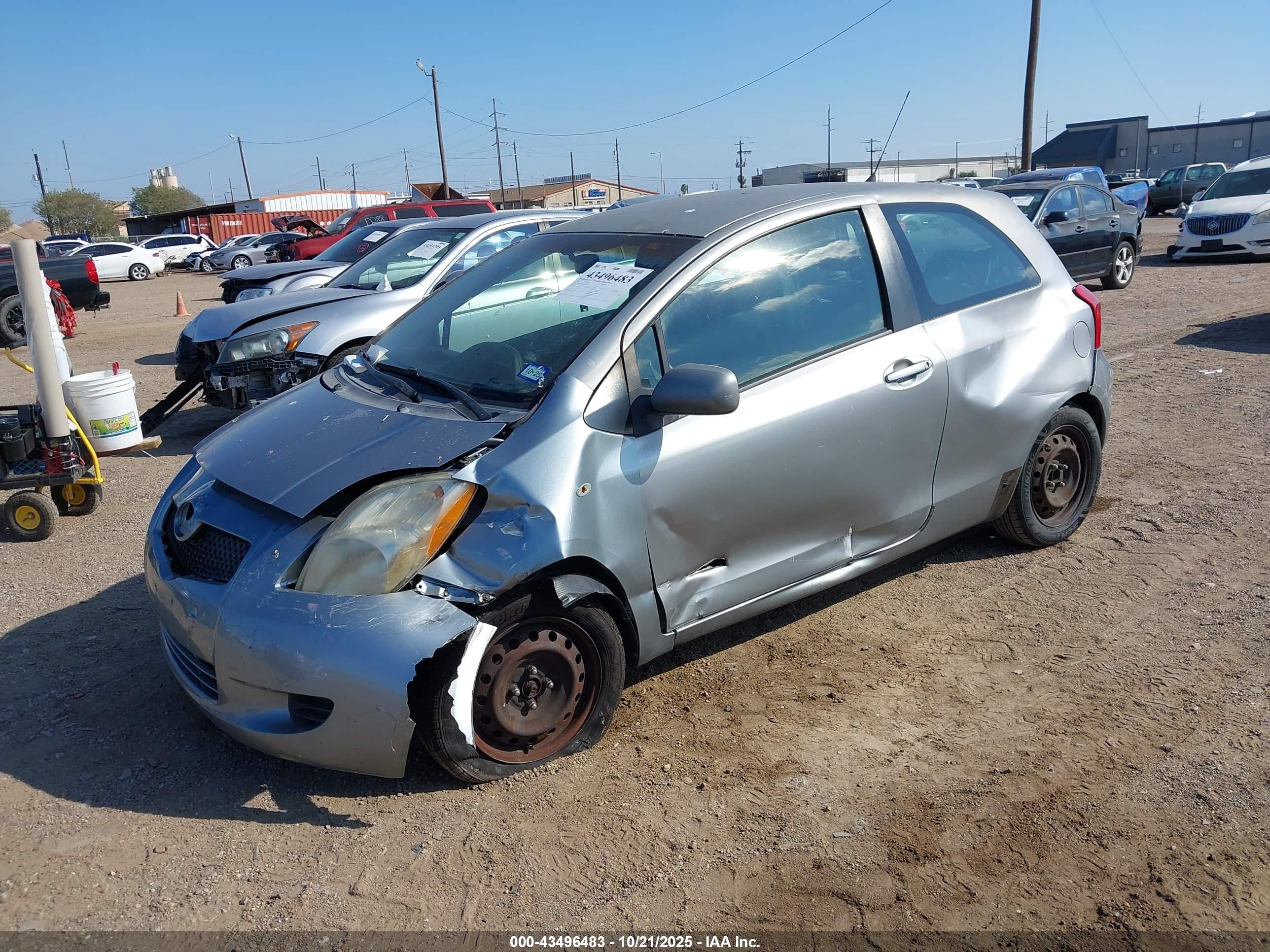 TOYOTA YARIS image 2