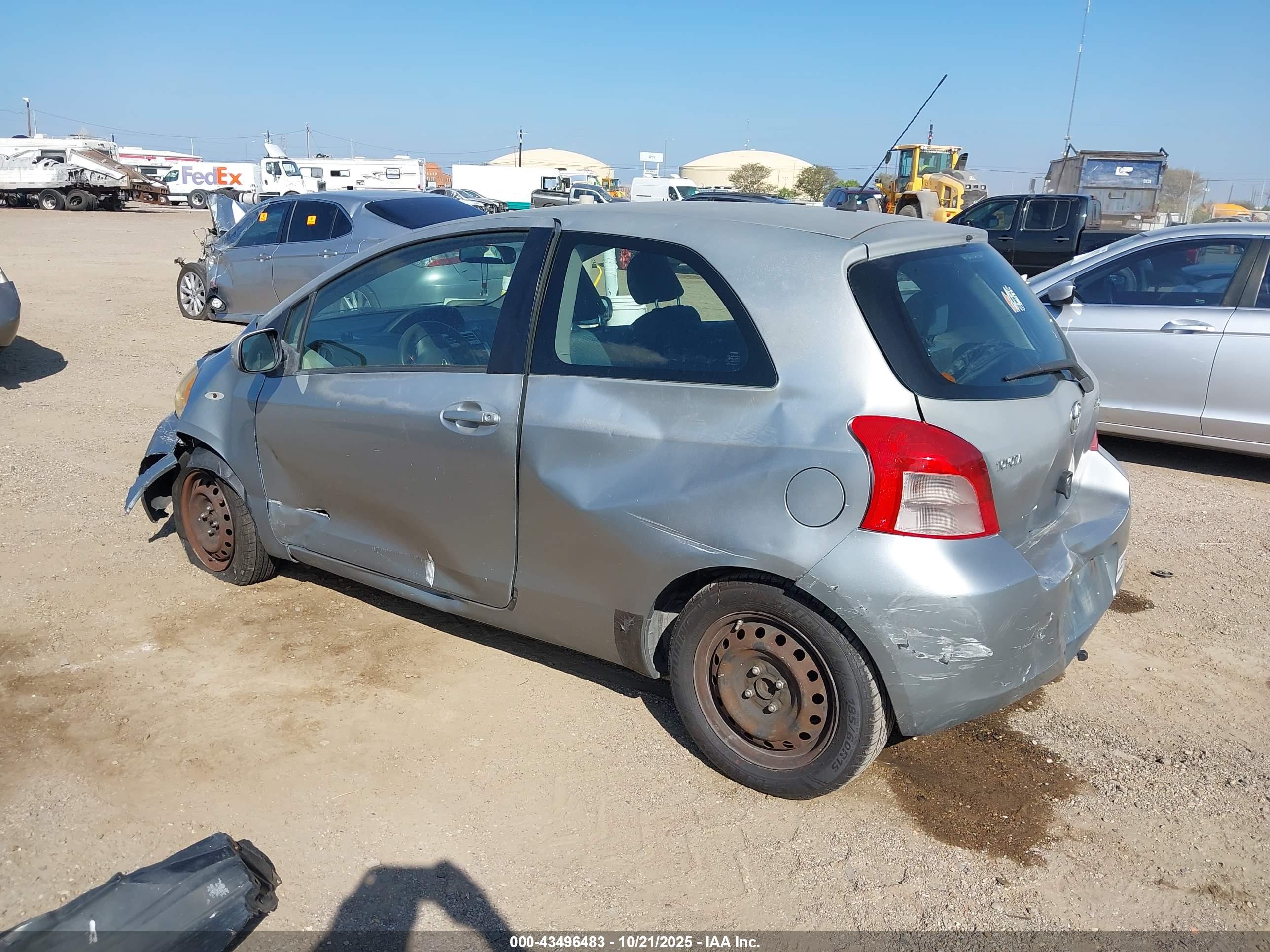 TOYOTA YARIS image 3