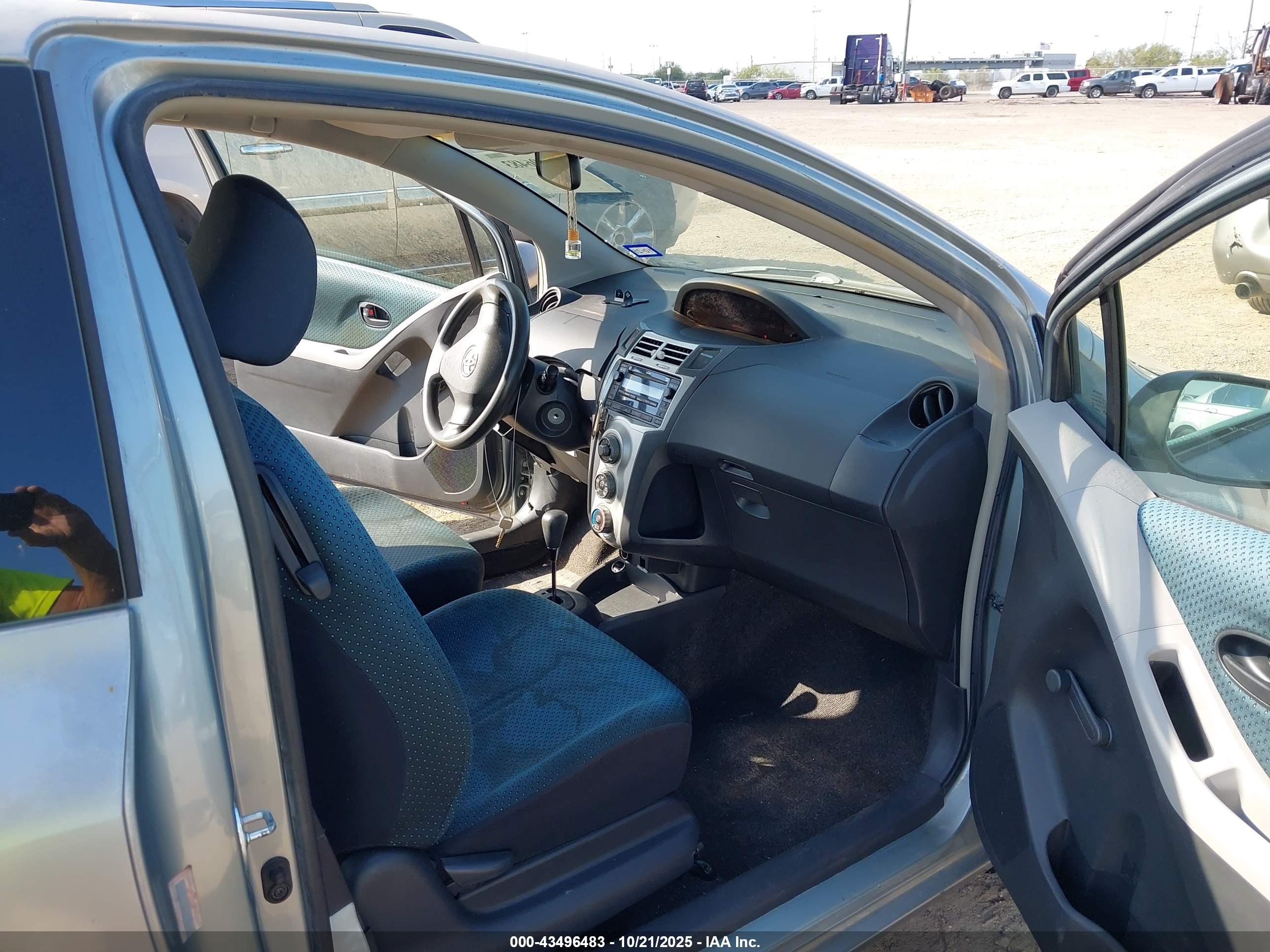 TOYOTA YARIS image 5