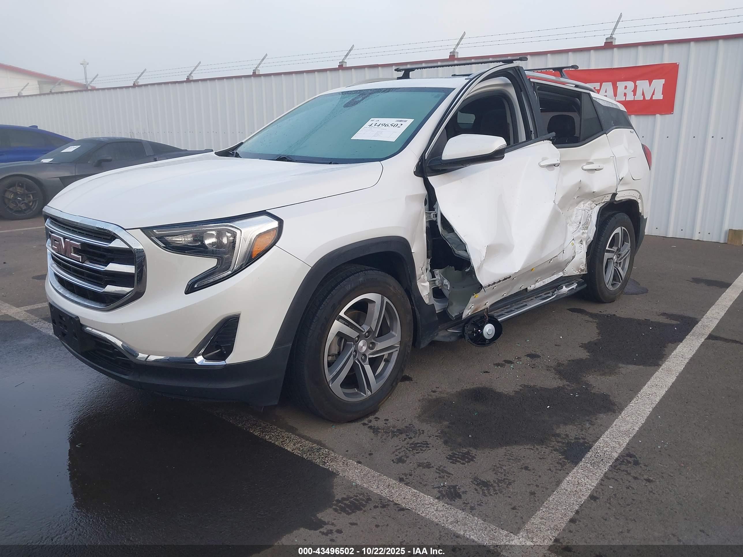 GMC TERRAIN image 2