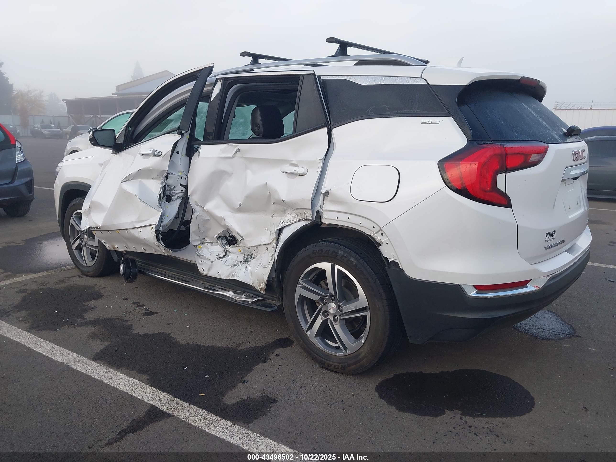 GMC TERRAIN image 3