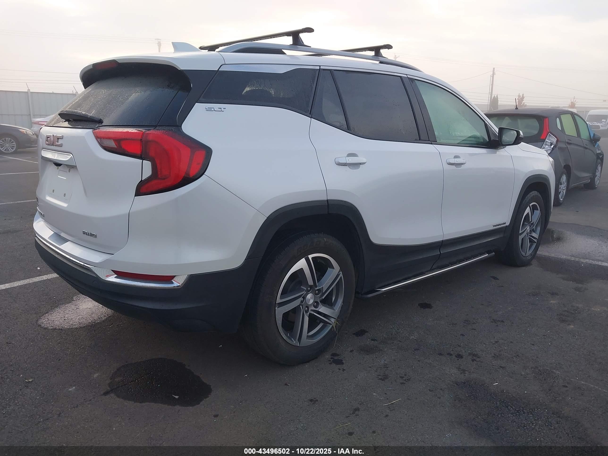 GMC TERRAIN image 4