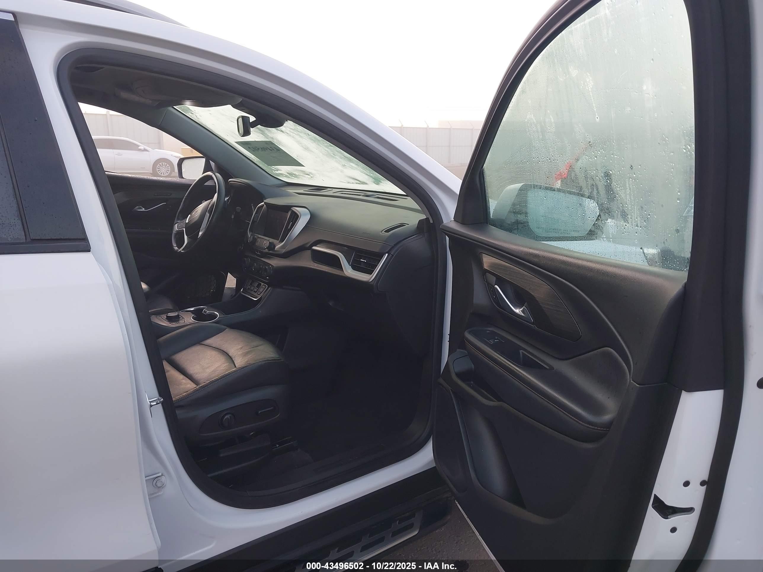 GMC TERRAIN image 5