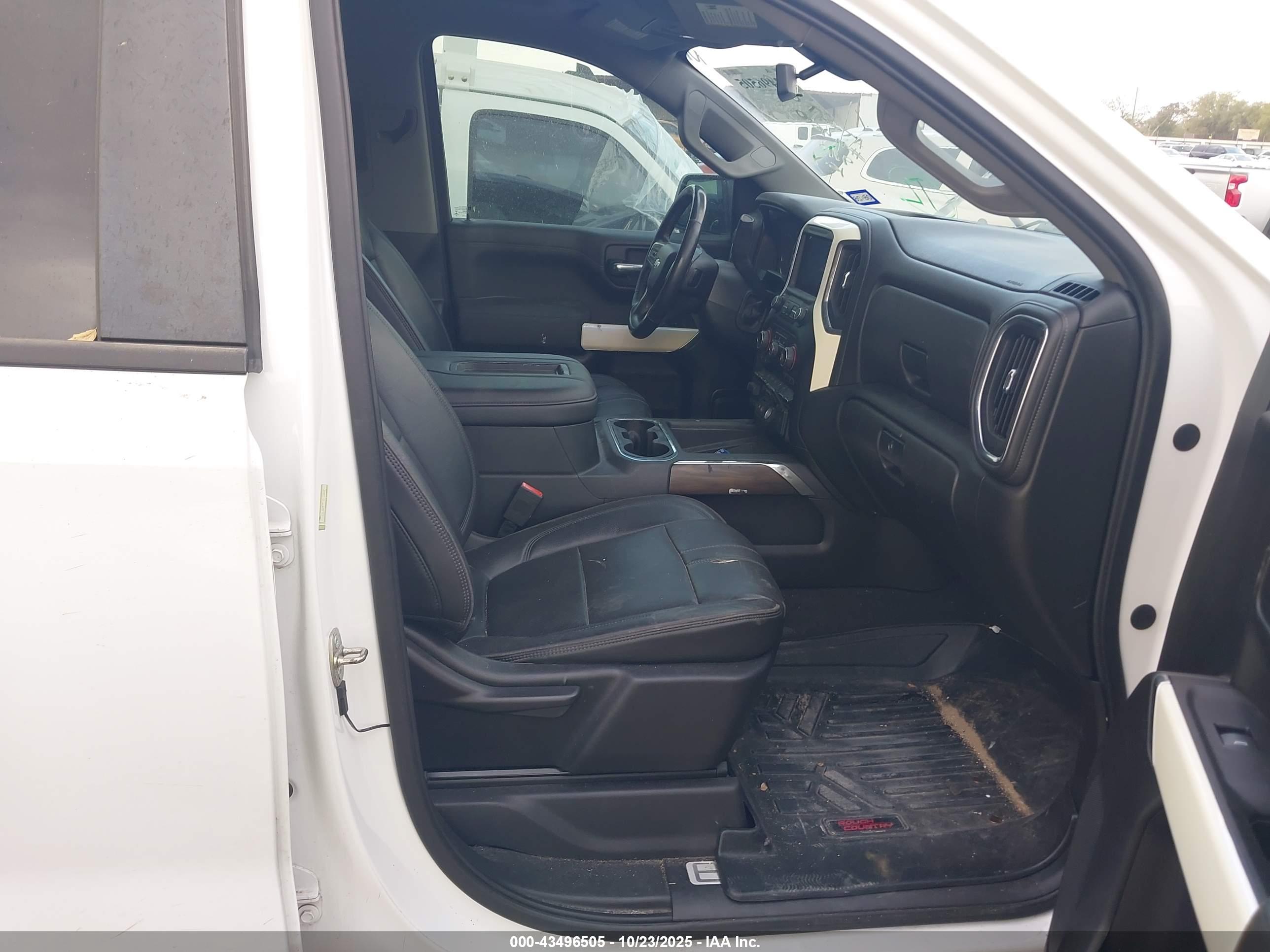 CHEVROLET SILVERADO image 5
