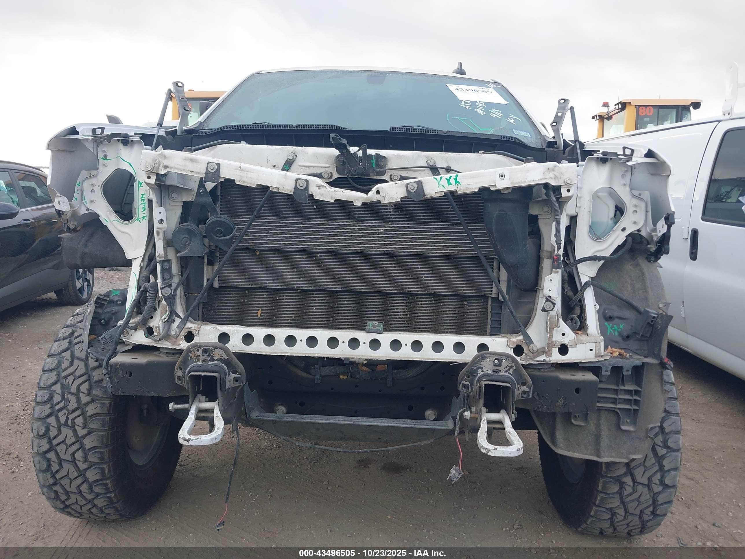 CHEVROLET SILVERADO image 6