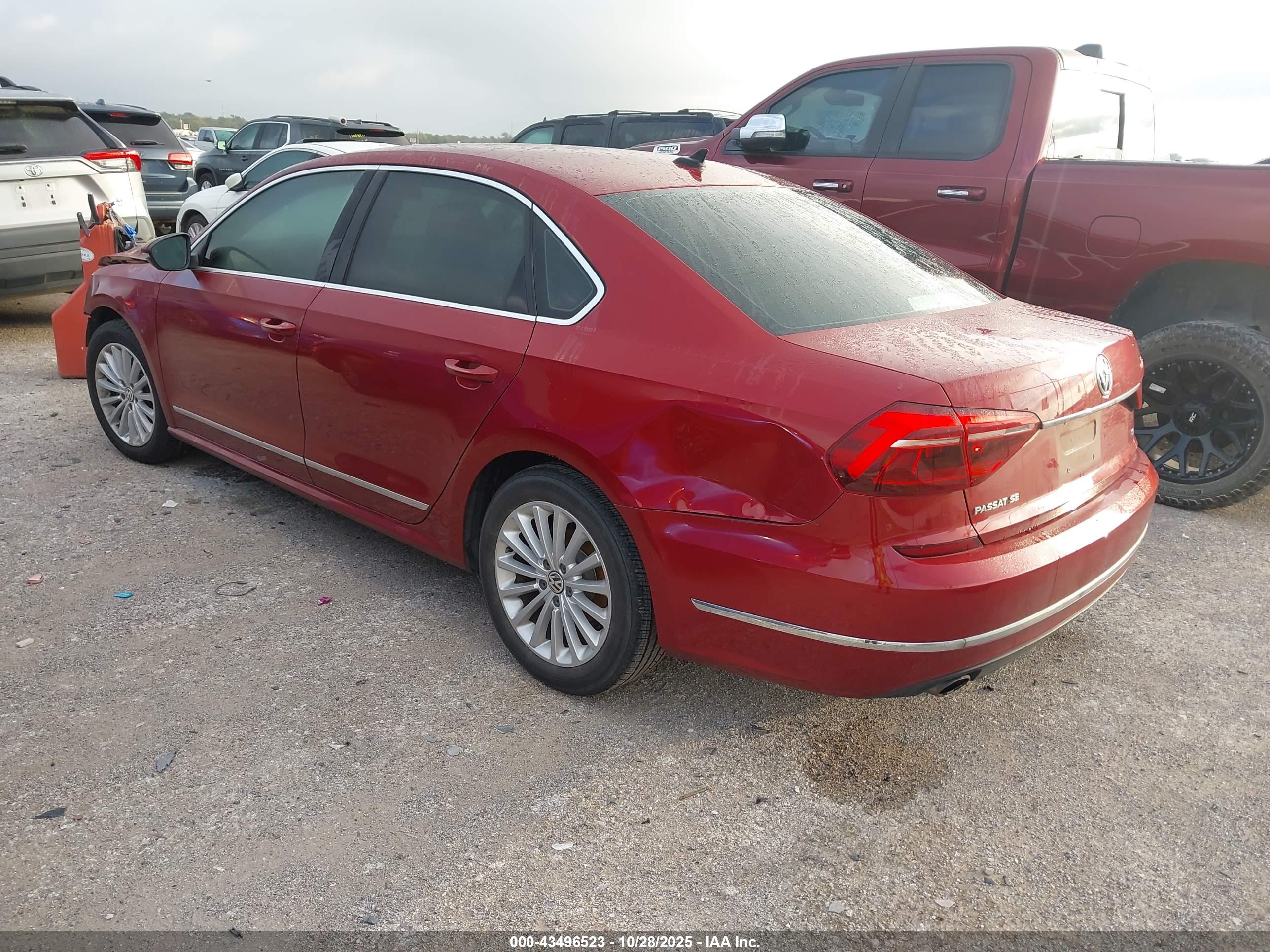 VOLKSWAGEN PASSAT image 3