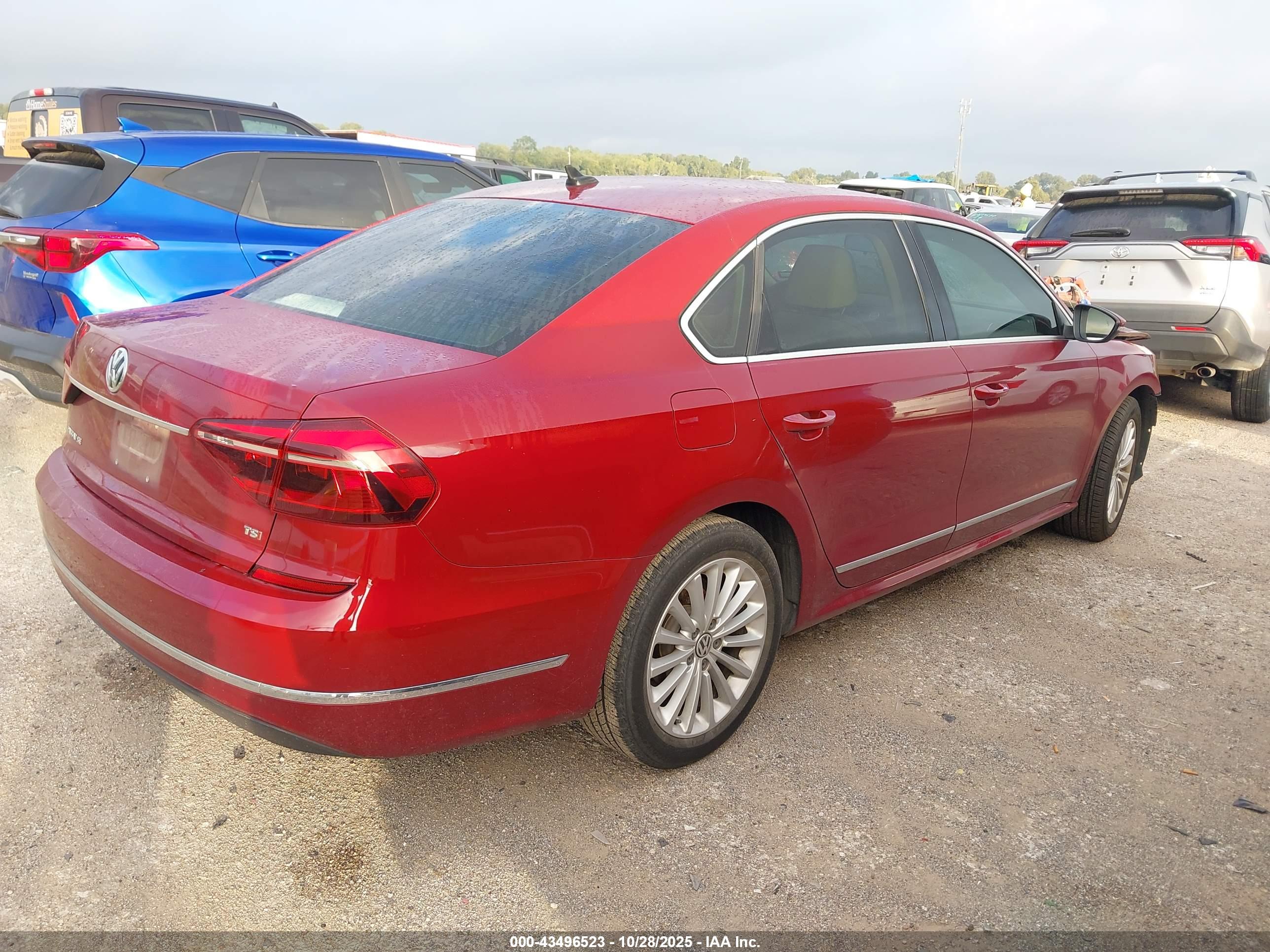 VOLKSWAGEN PASSAT image 4