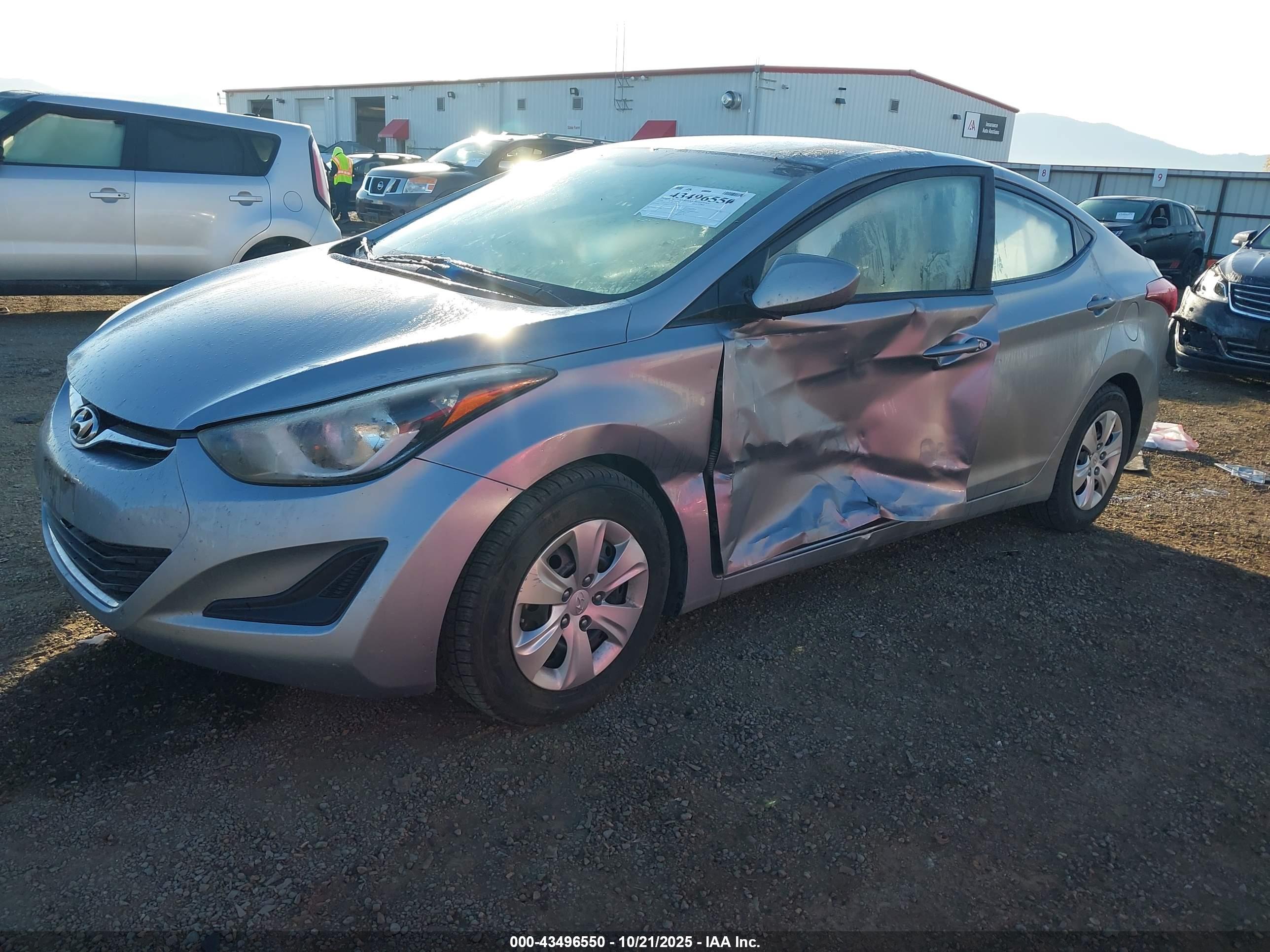 HYUNDAI ELANTRA image 2