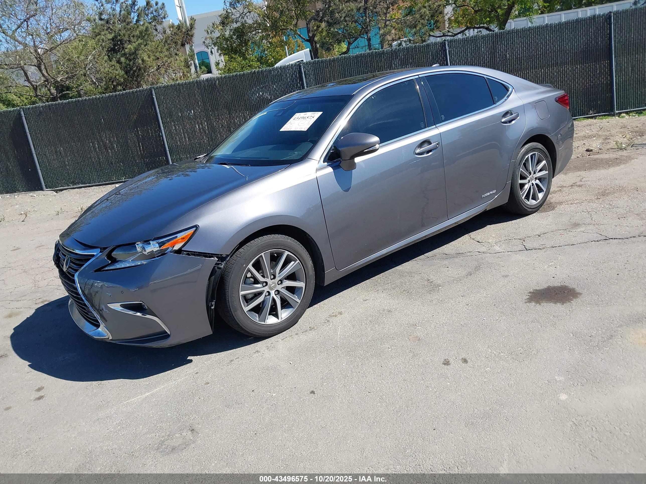 LEXUS ES image 2
