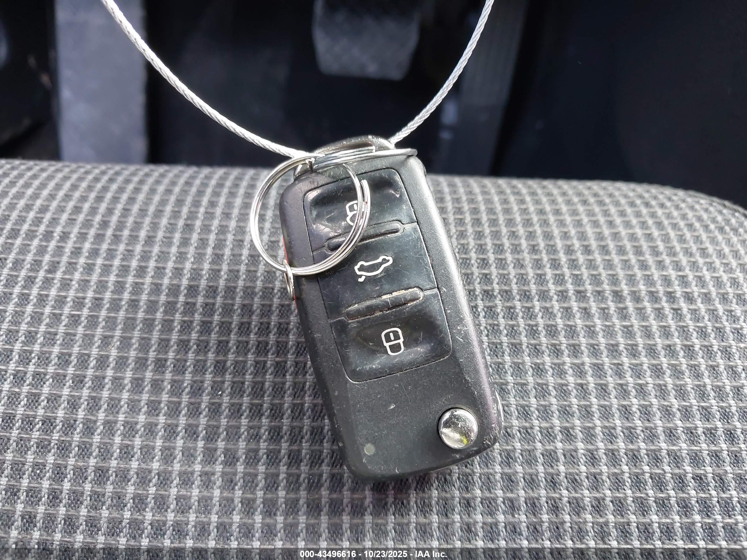 VOLKSWAGEN GOLF image 11