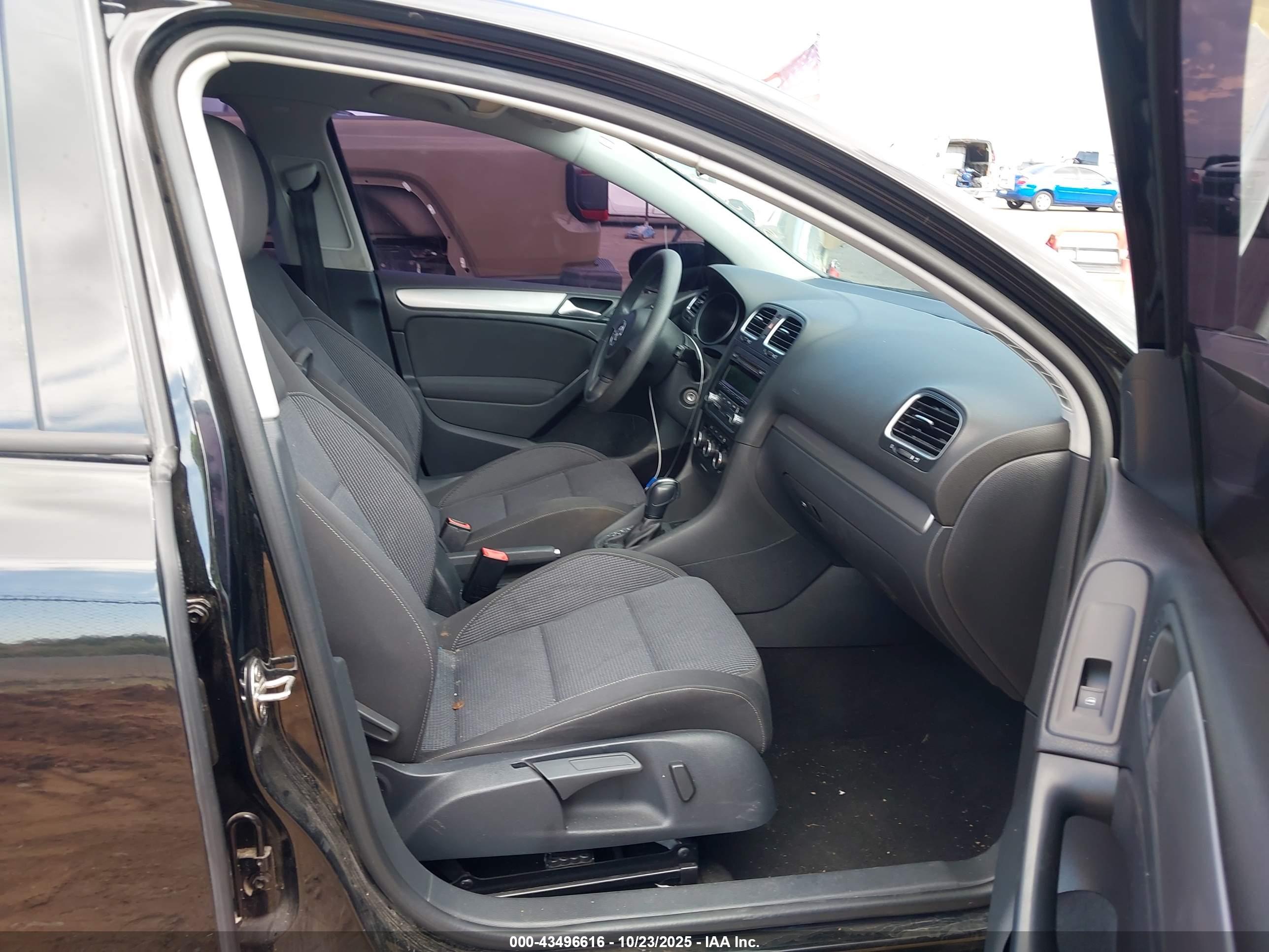 VOLKSWAGEN GOLF image 5