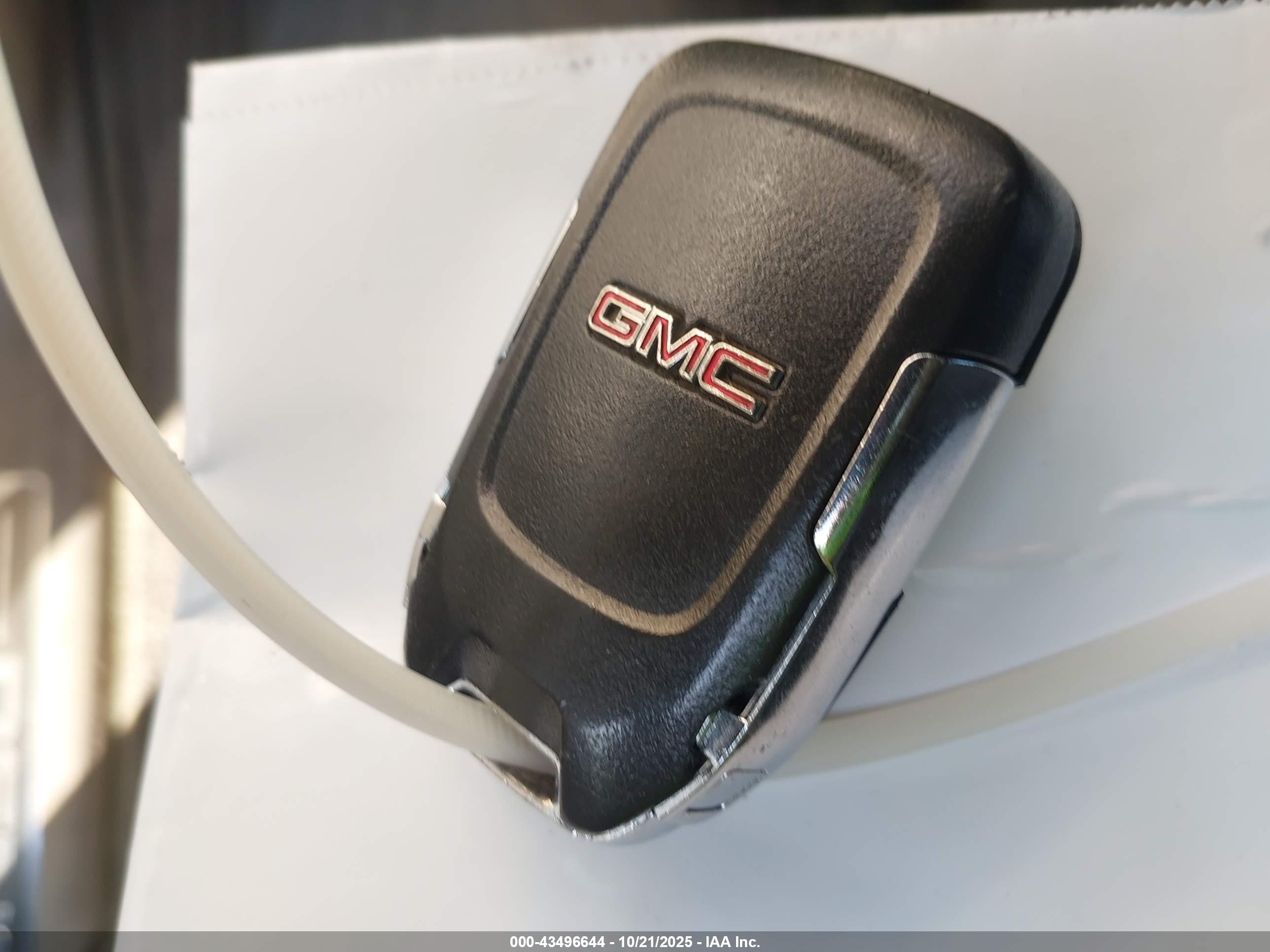 GMC YUKON image 11