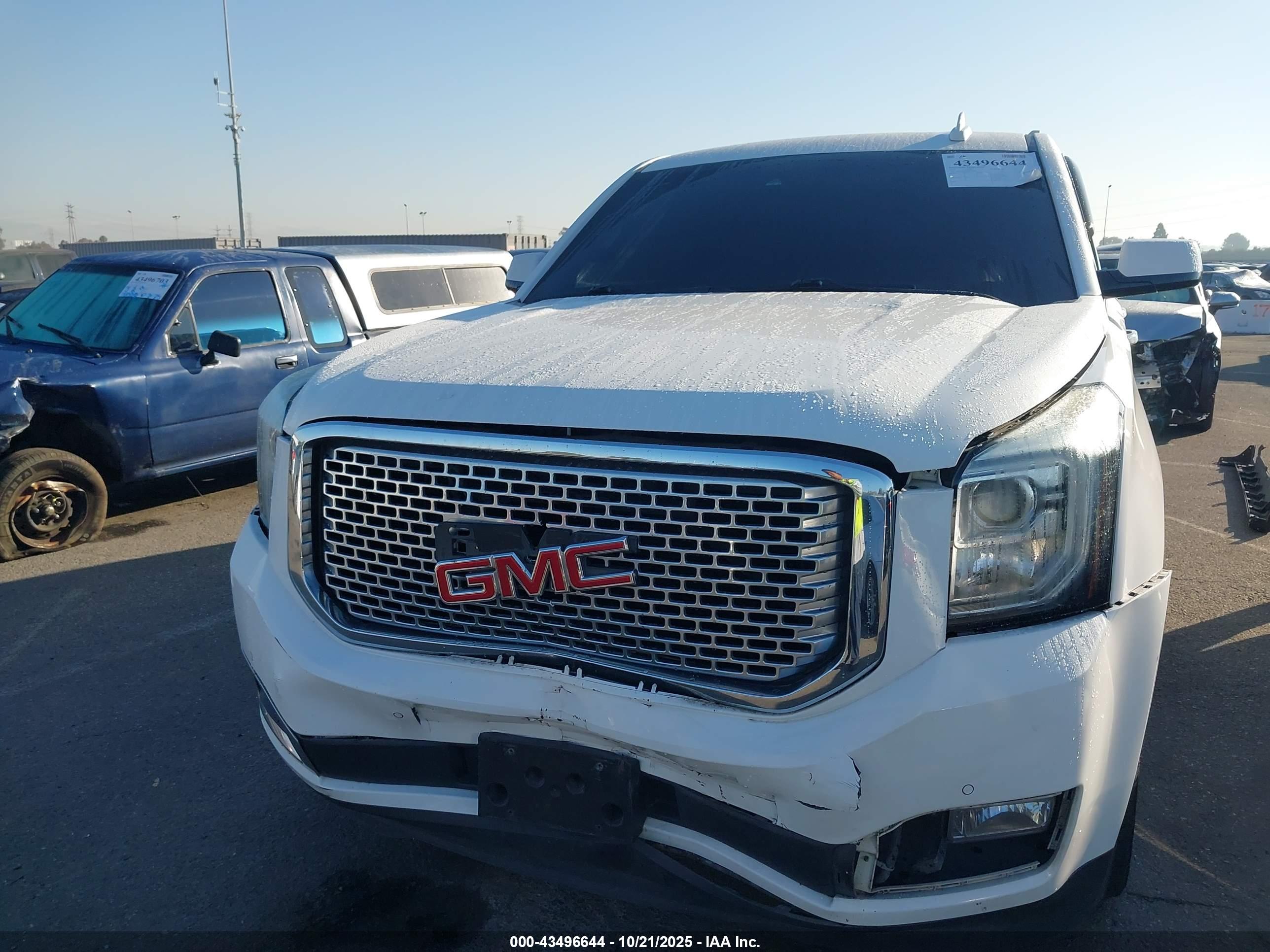 GMC YUKON image 6