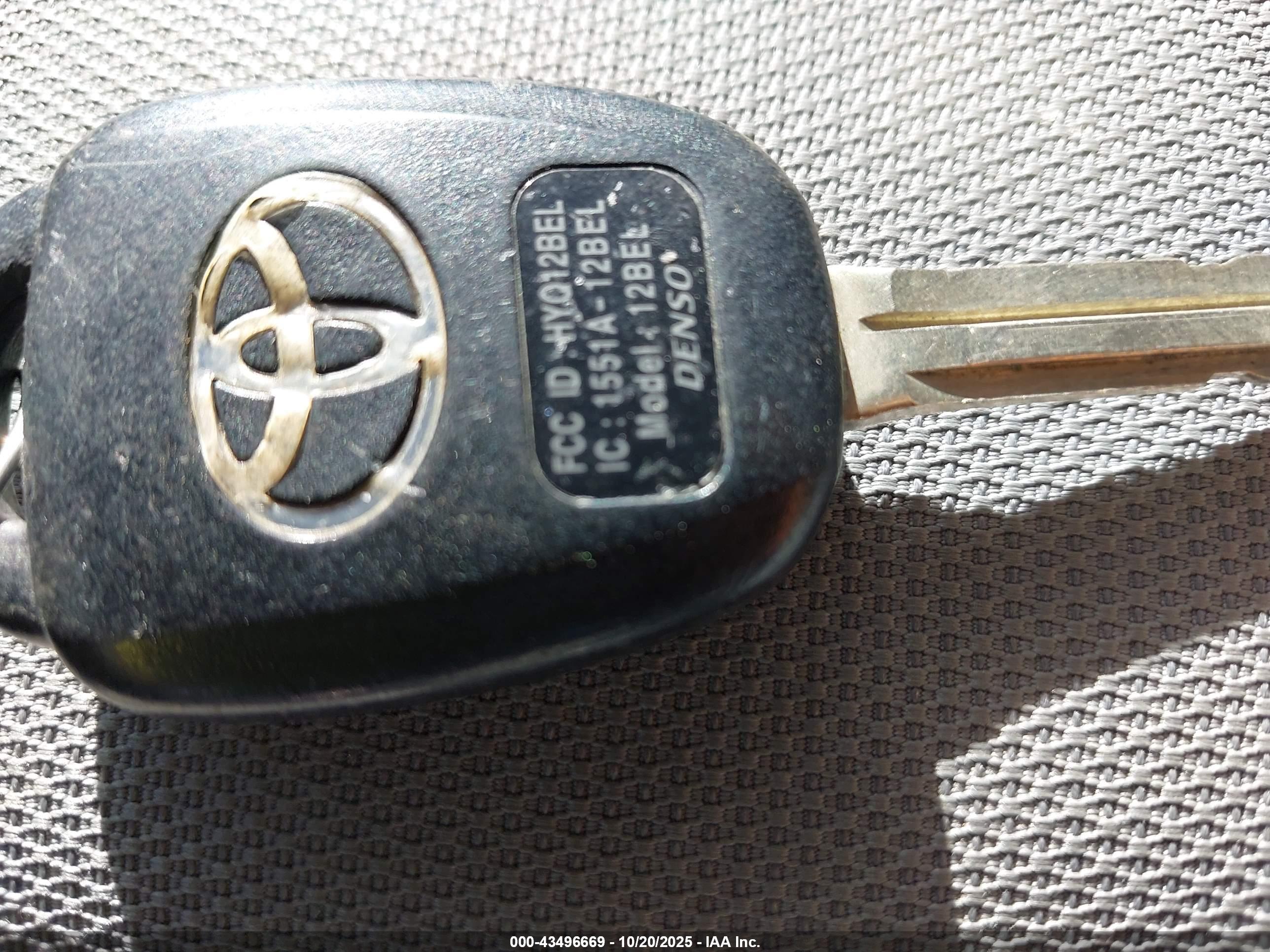 TOYOTA COROLLA image 11