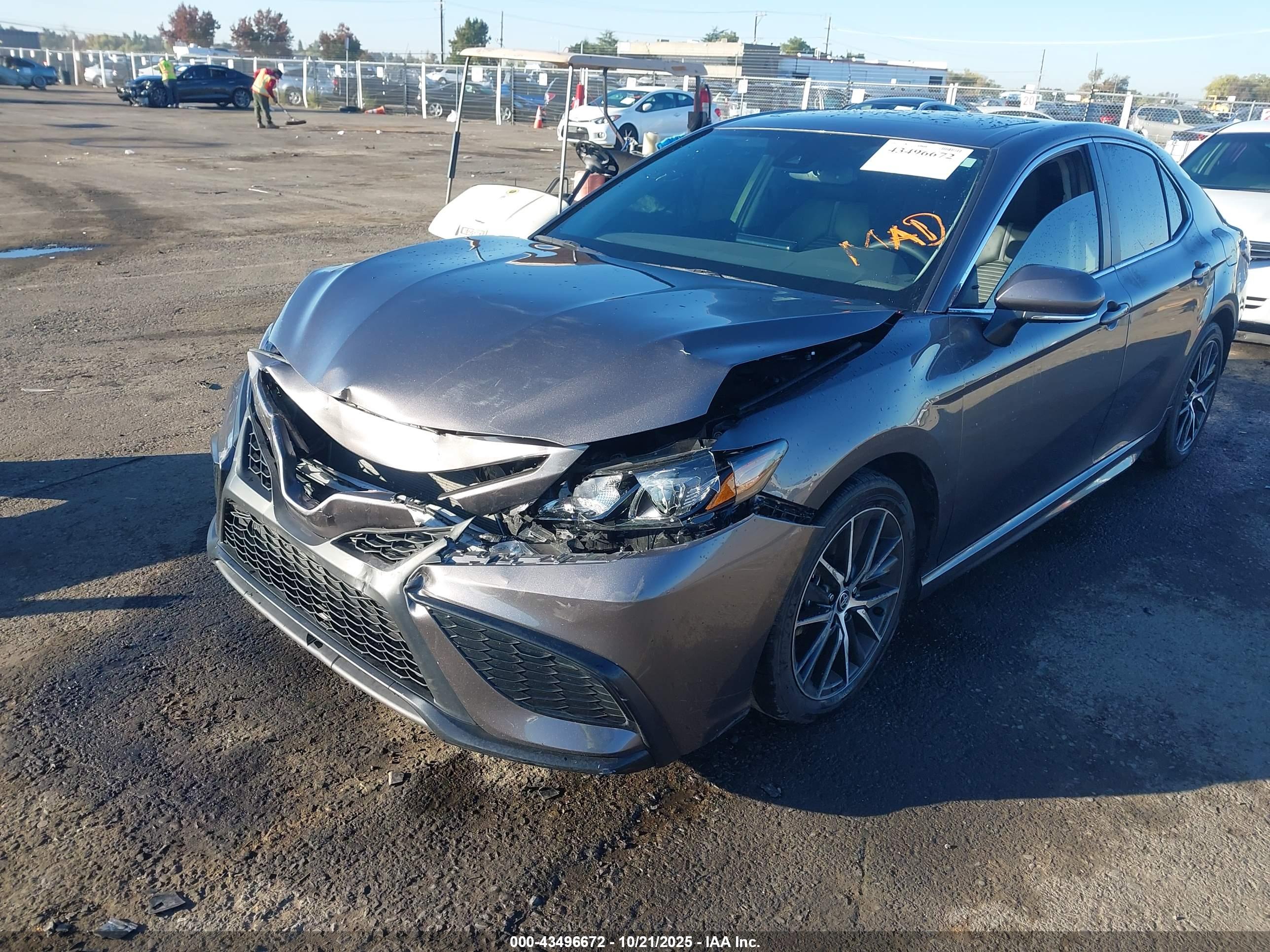 TOYOTA CAMRY image 6