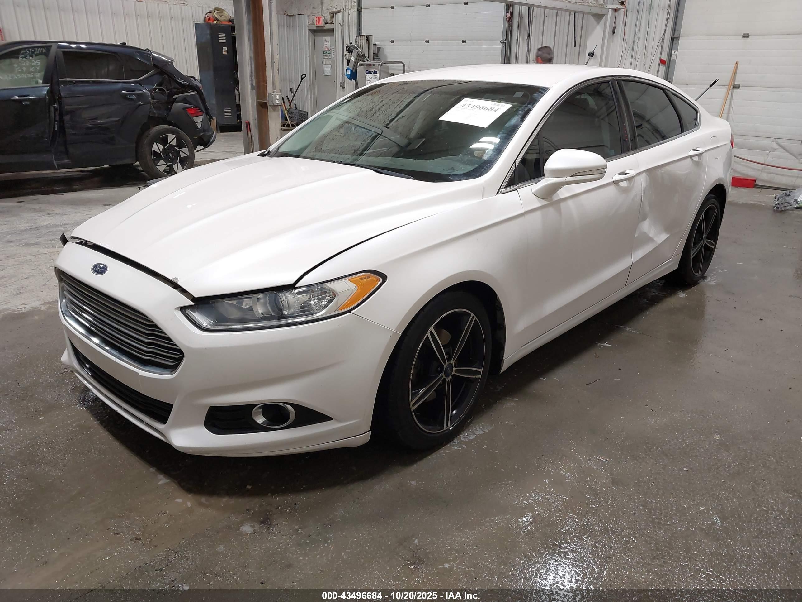 FORD FUSION image 2