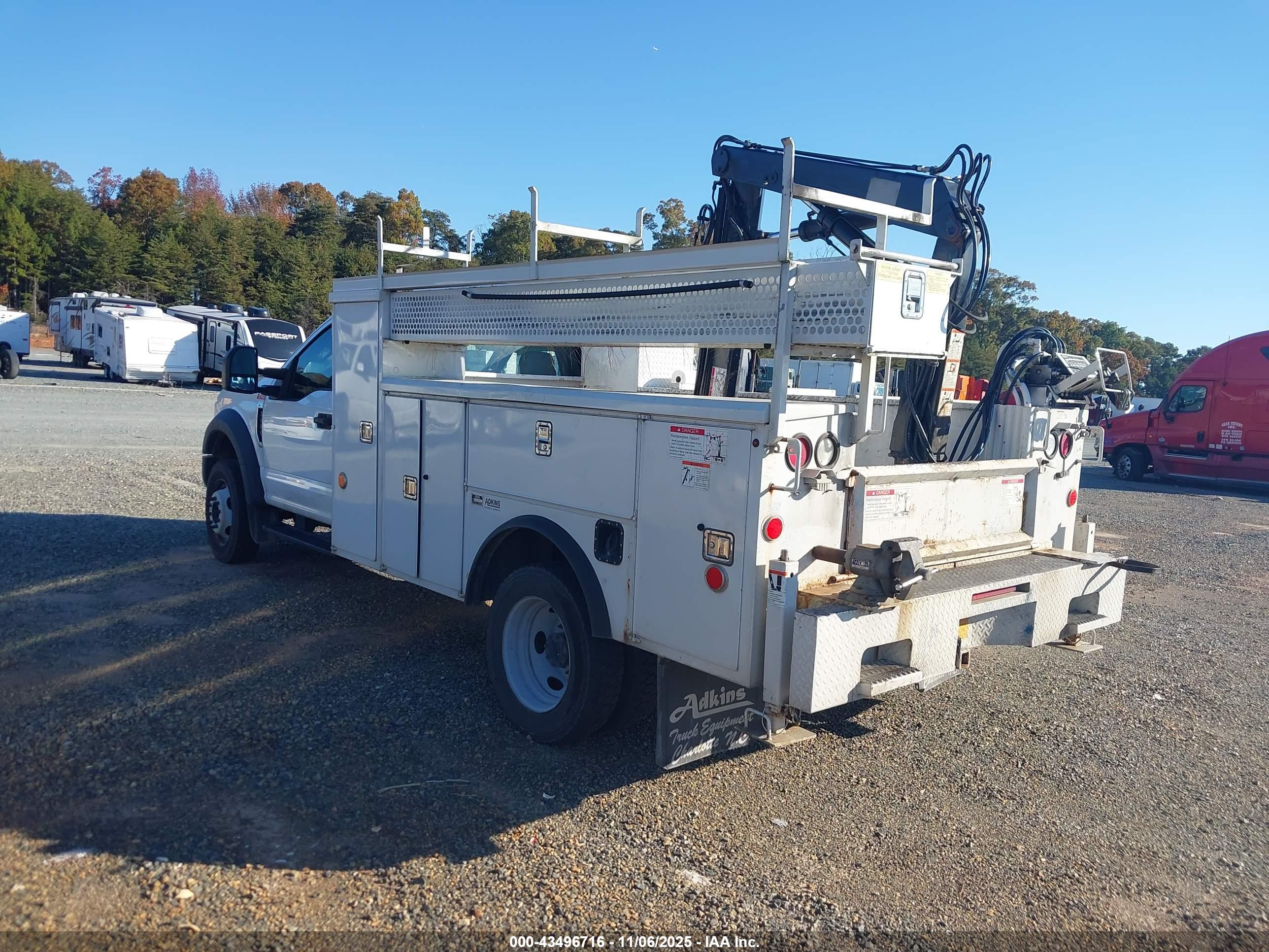 FORD F-550 image 3