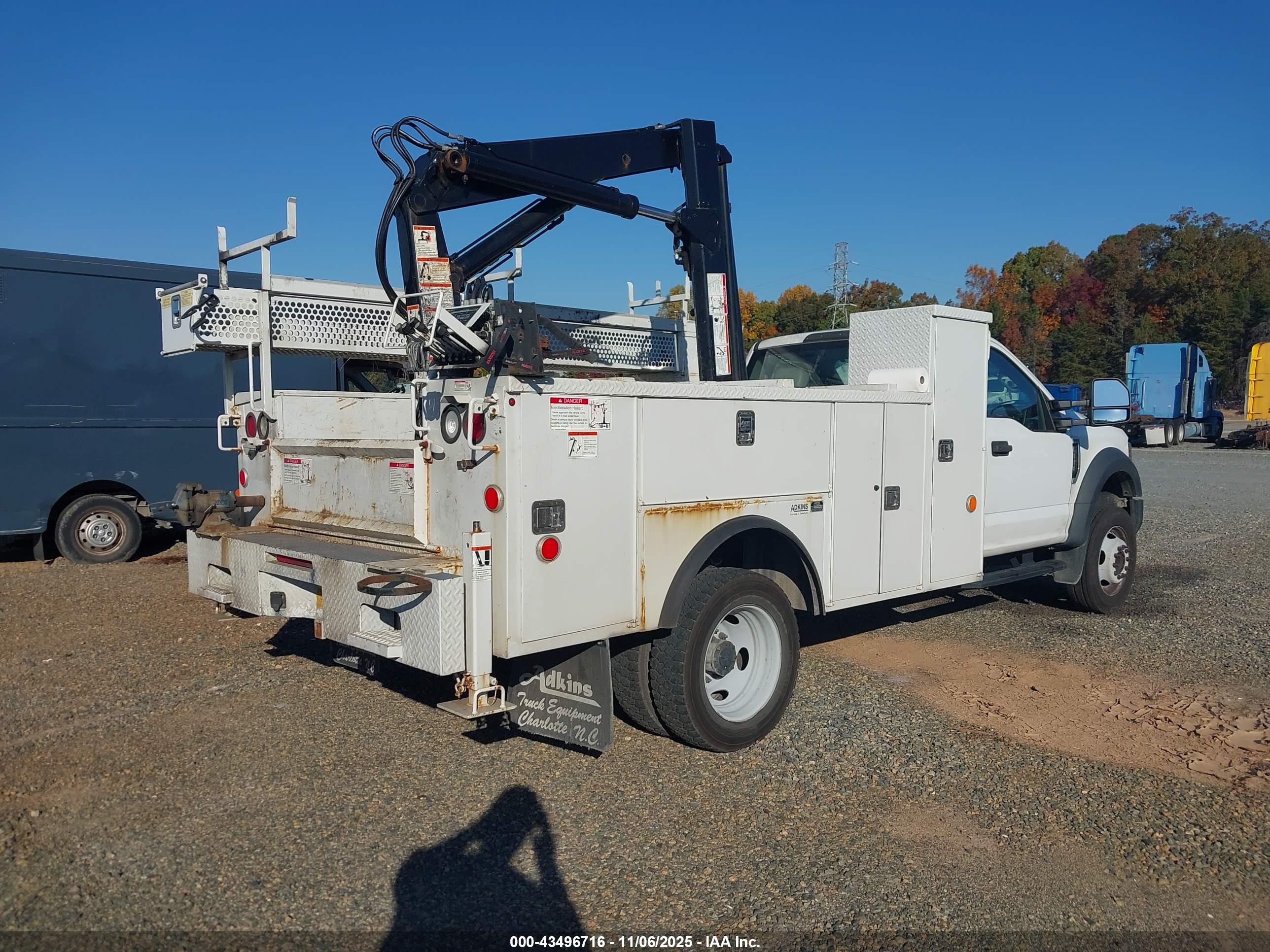 FORD F-550 image 4