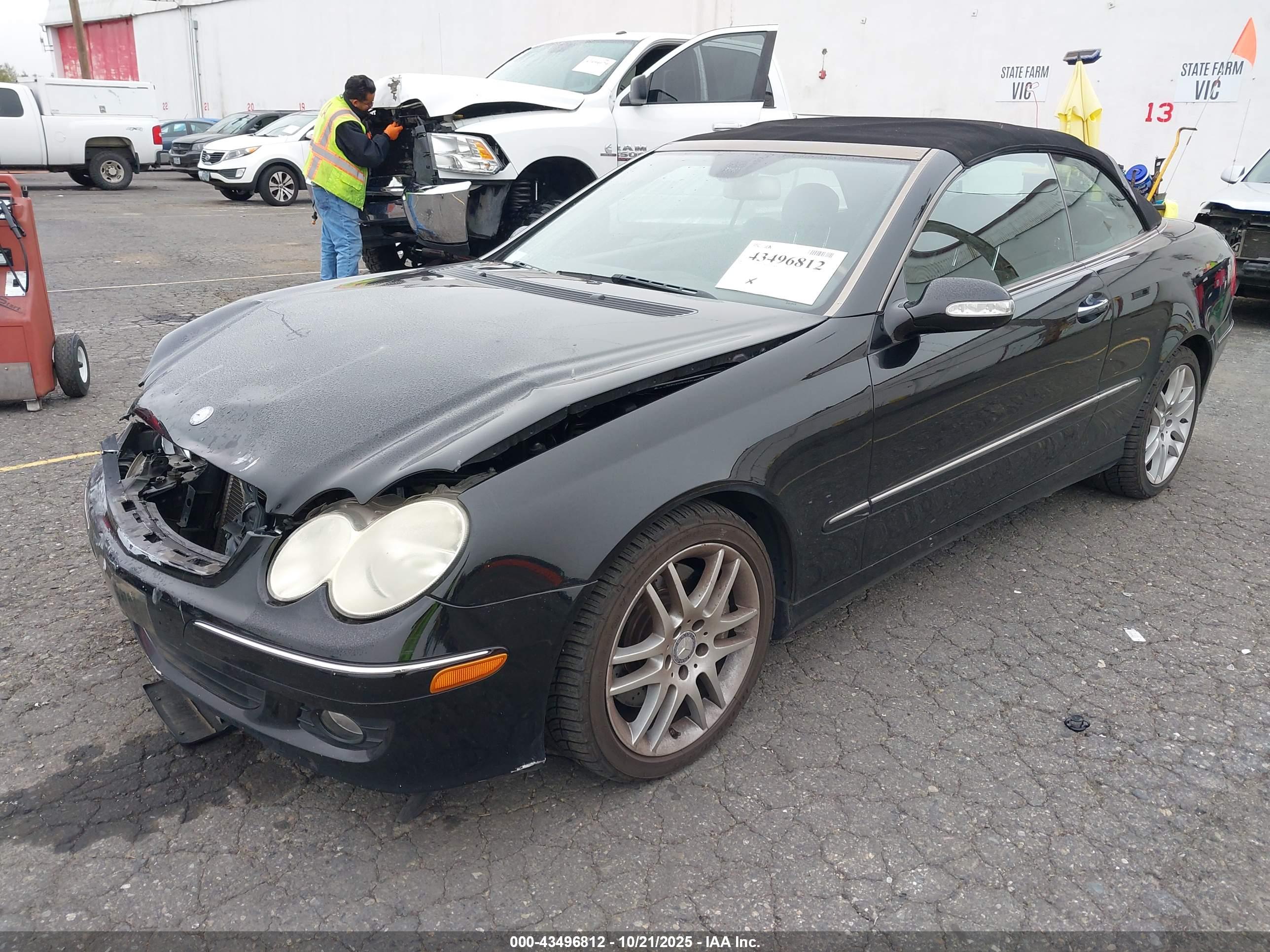 MERCEDES-BENZ CLK image 2