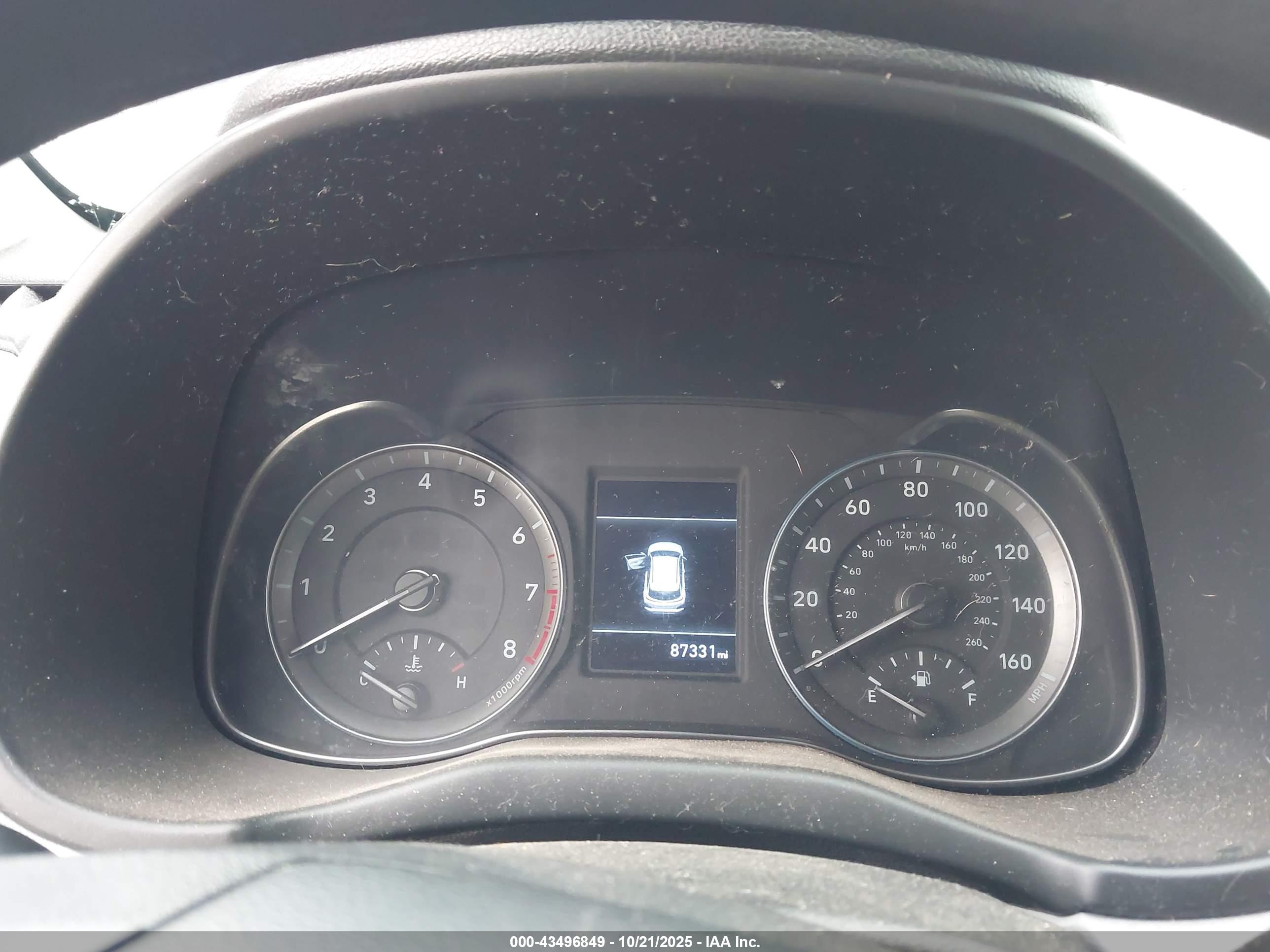 HYUNDAI KONA image 7