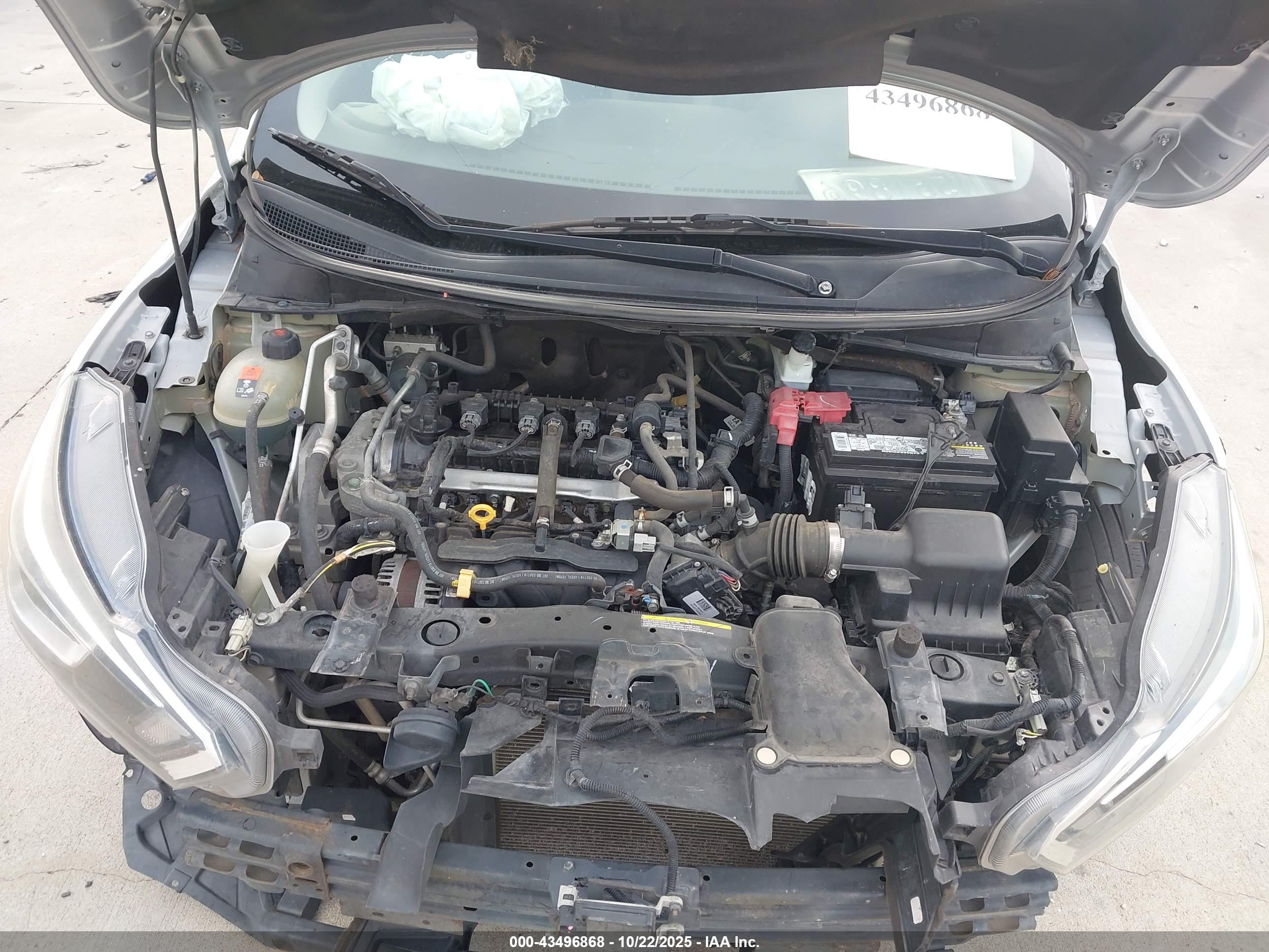 NISSAN VERSA image 10