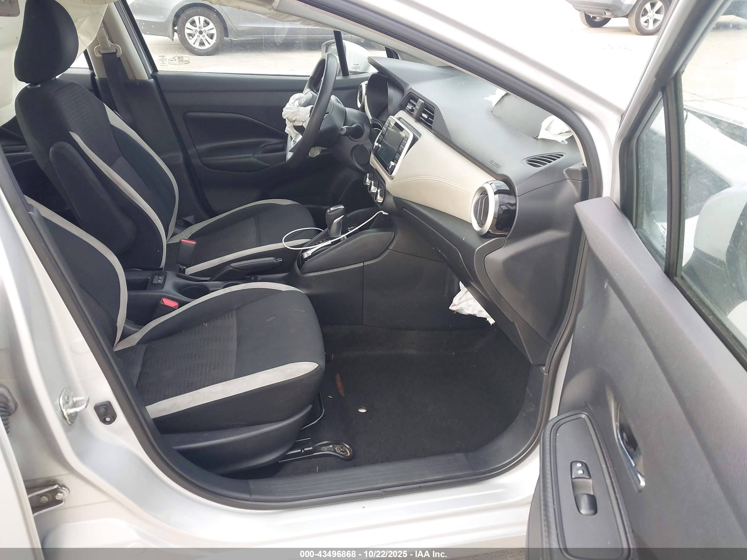 NISSAN VERSA image 5