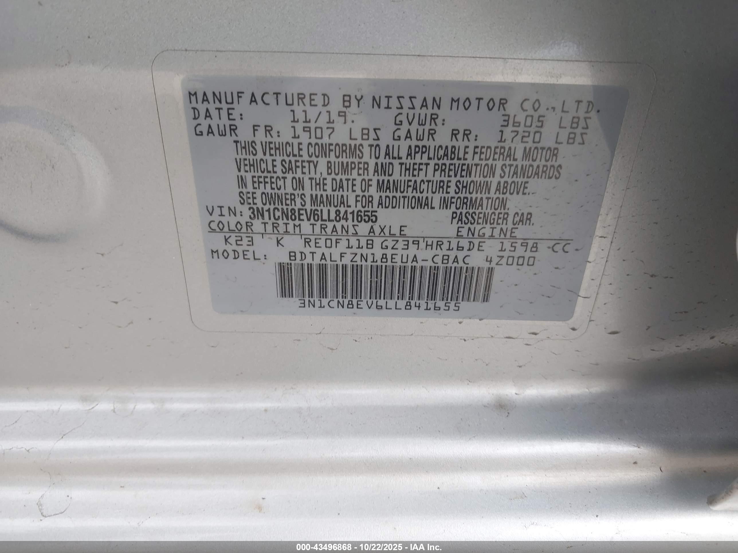 NISSAN VERSA image 9