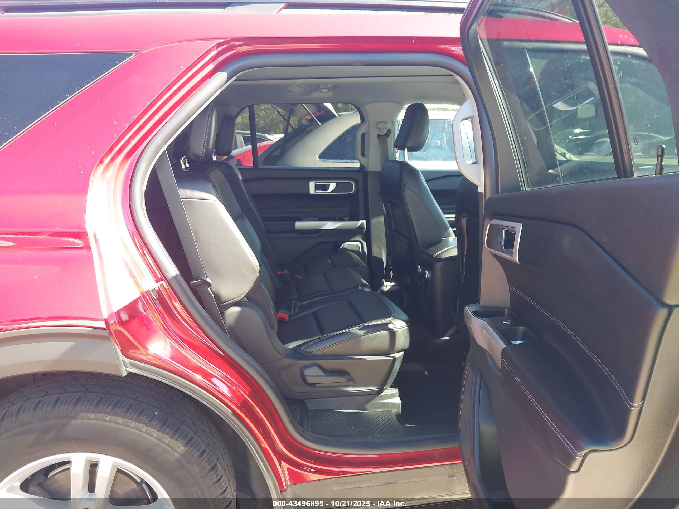 FORD EXPLORER image 8