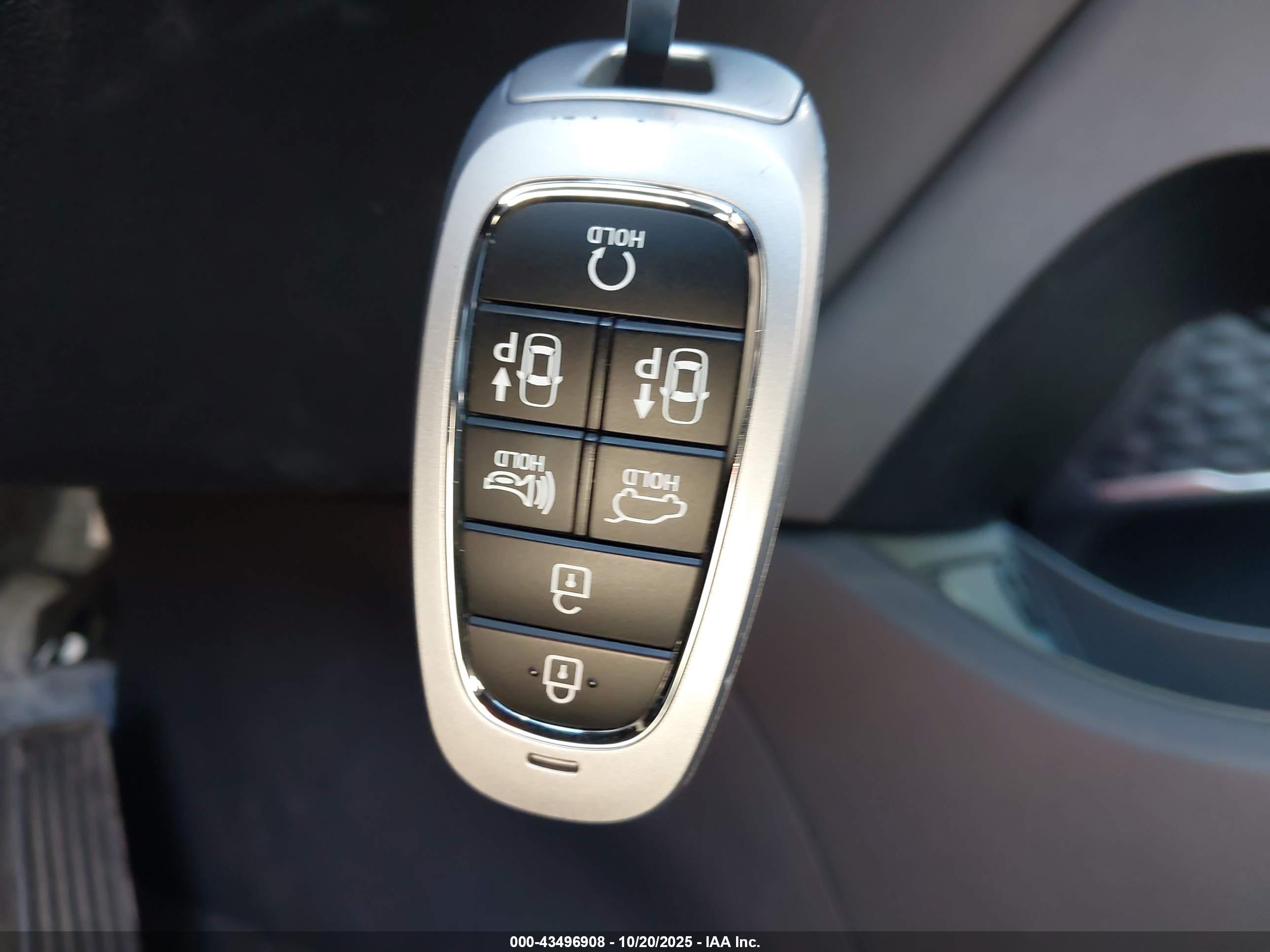 HYUNDAI SANTA image 11