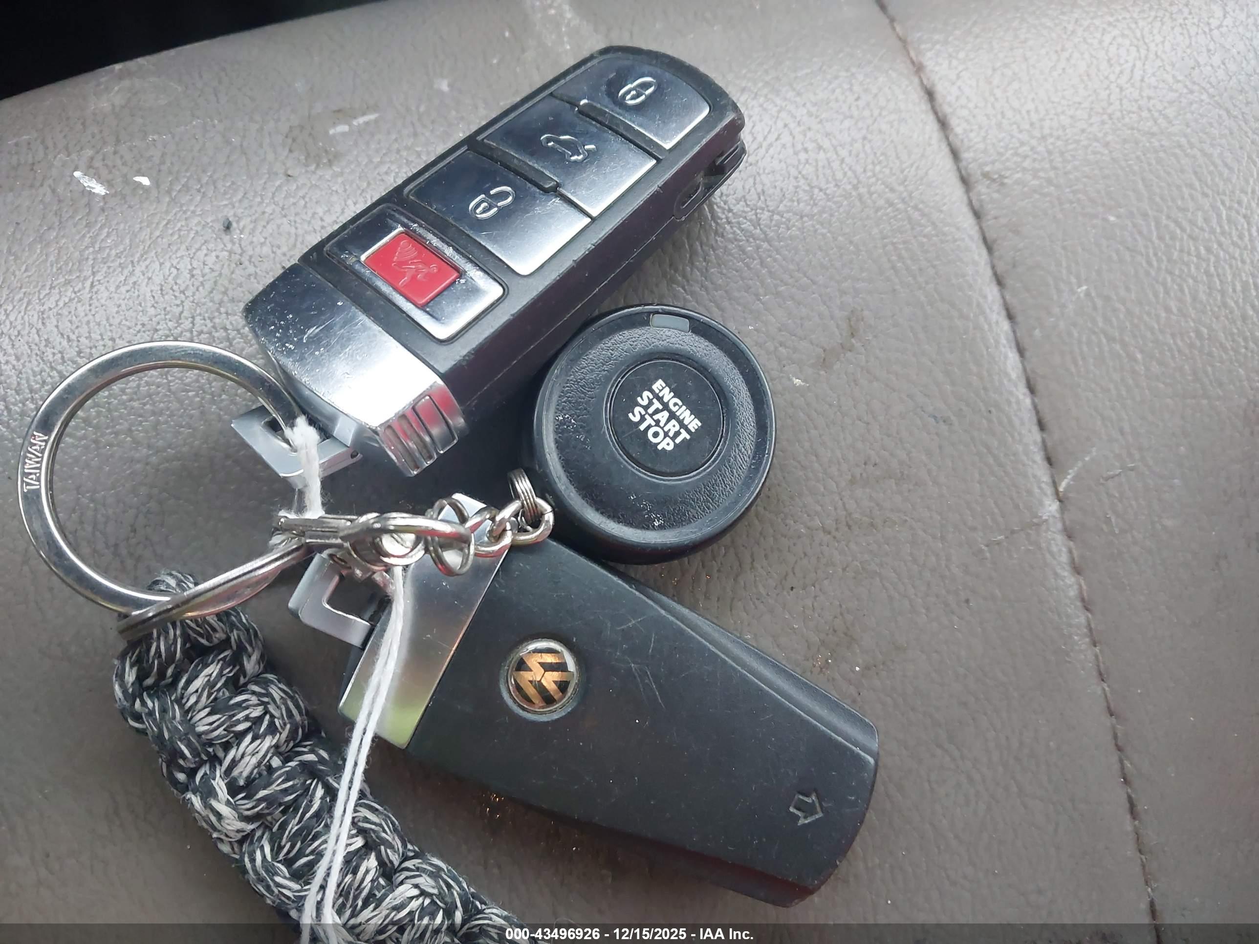 VOLKSWAGEN CC image 11