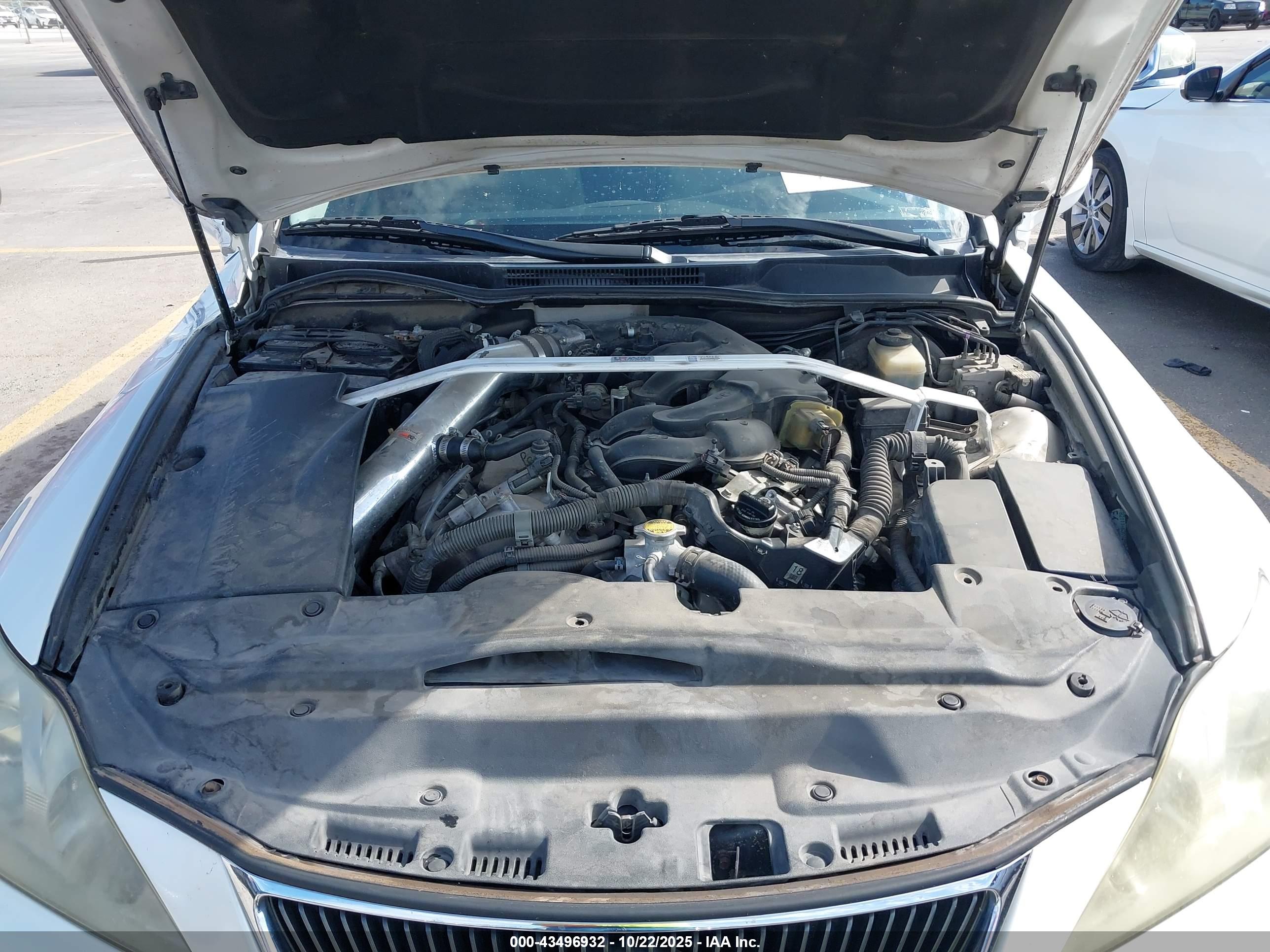 LEXUS IS image 10
