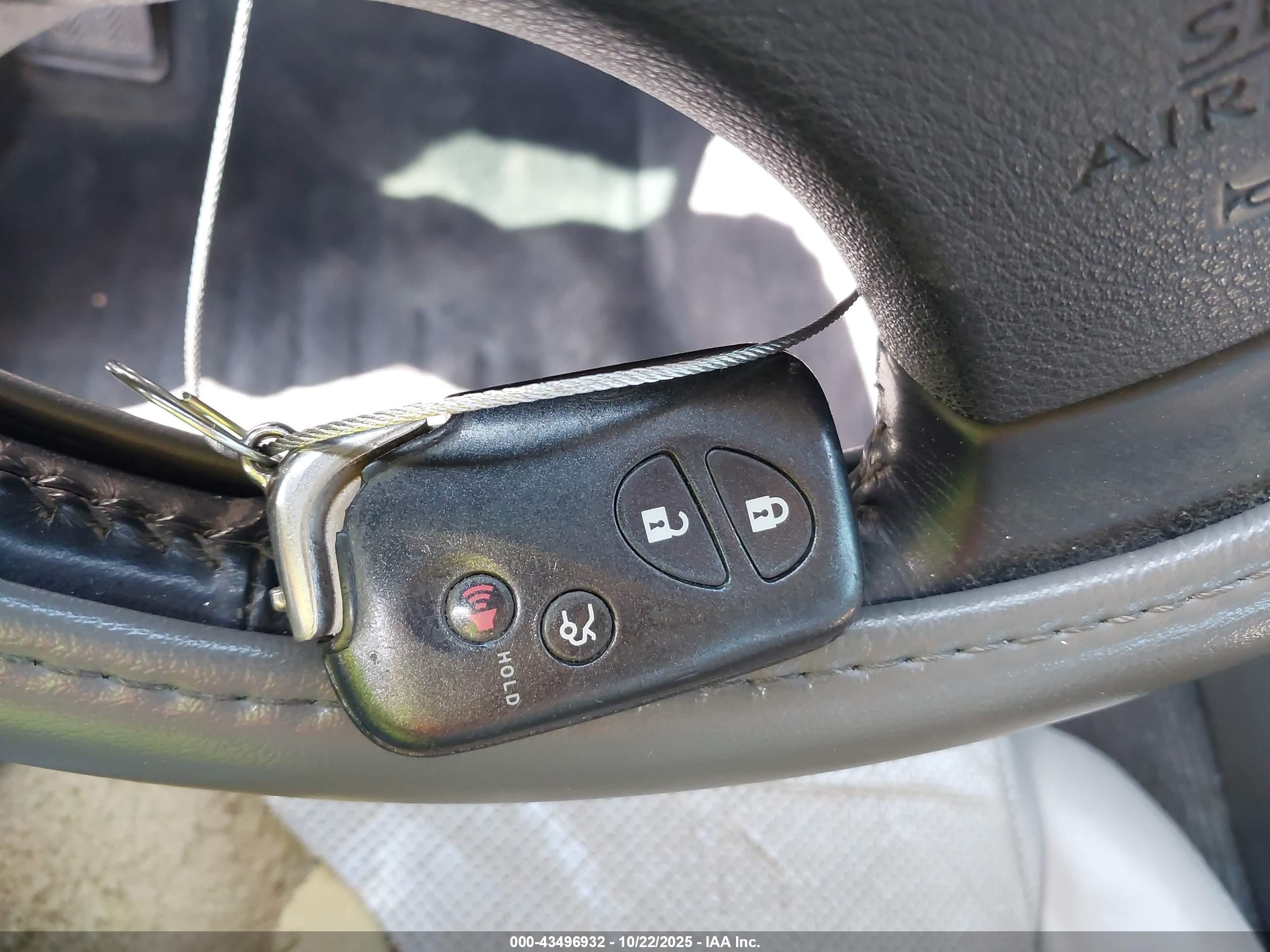 LEXUS IS image 11